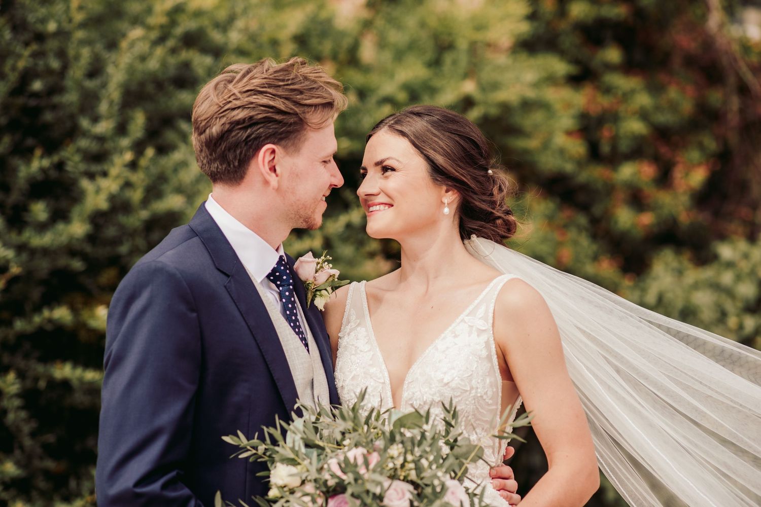 Great Lodge wedding venue in Essex
Anne of Cleves Barn at Great Lodge
Historic countryside wedding venue Braintree
Romantic wedding photos!