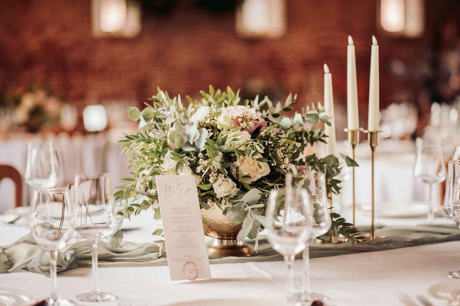 Great Lodge wedding venue in Essex
Anne of Cleves Barn at Great Lodge
Historic countryside wedding venue Braintree
Romantic wedding photos!