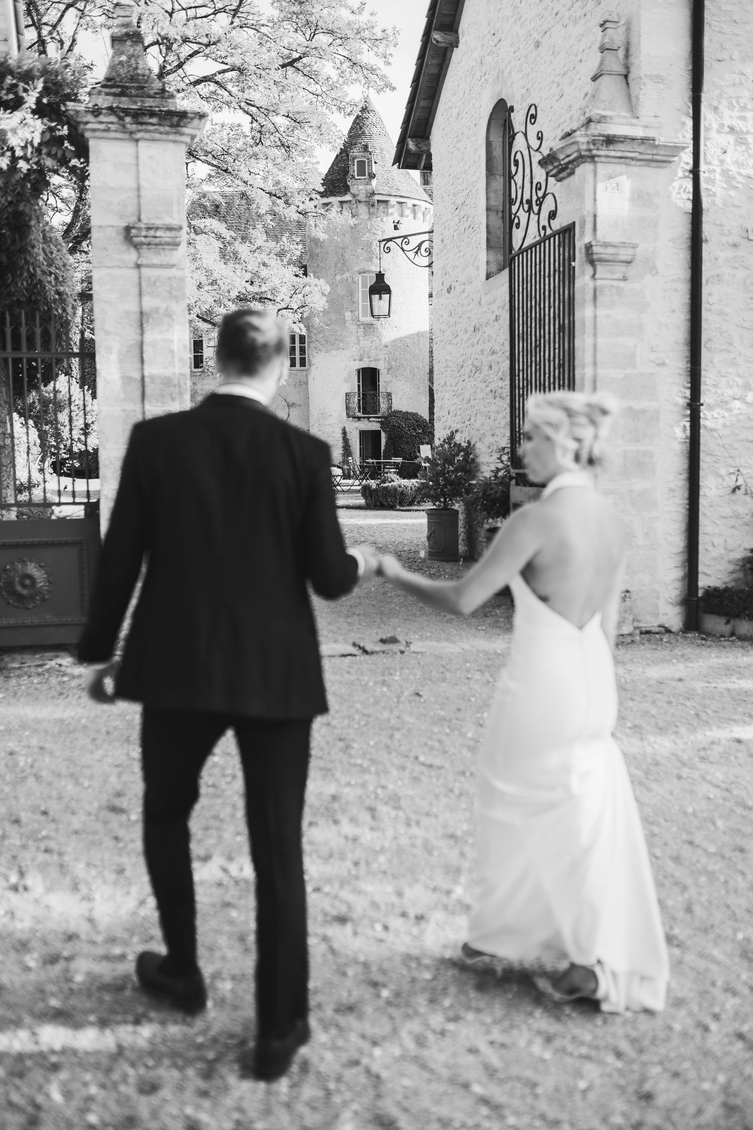 château de cazenac wedding venue in the heart of the Dordogne Valley, south-west France, which was the back drop for this couples wedding
