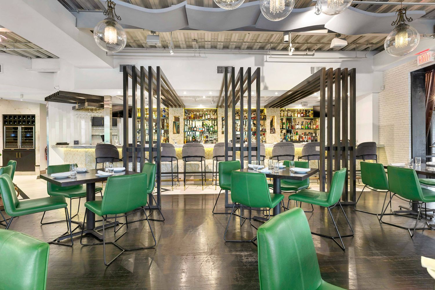 restaurant dining rooms photos