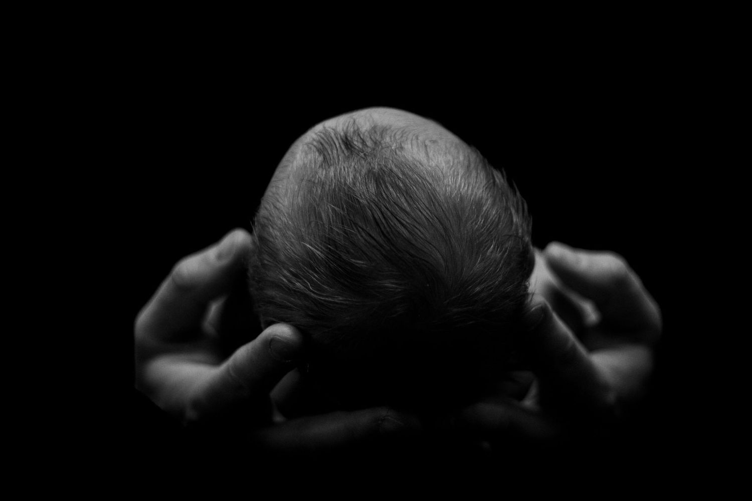 Detail newborn photo. Lifestyle newborn session. indoor newborn photography