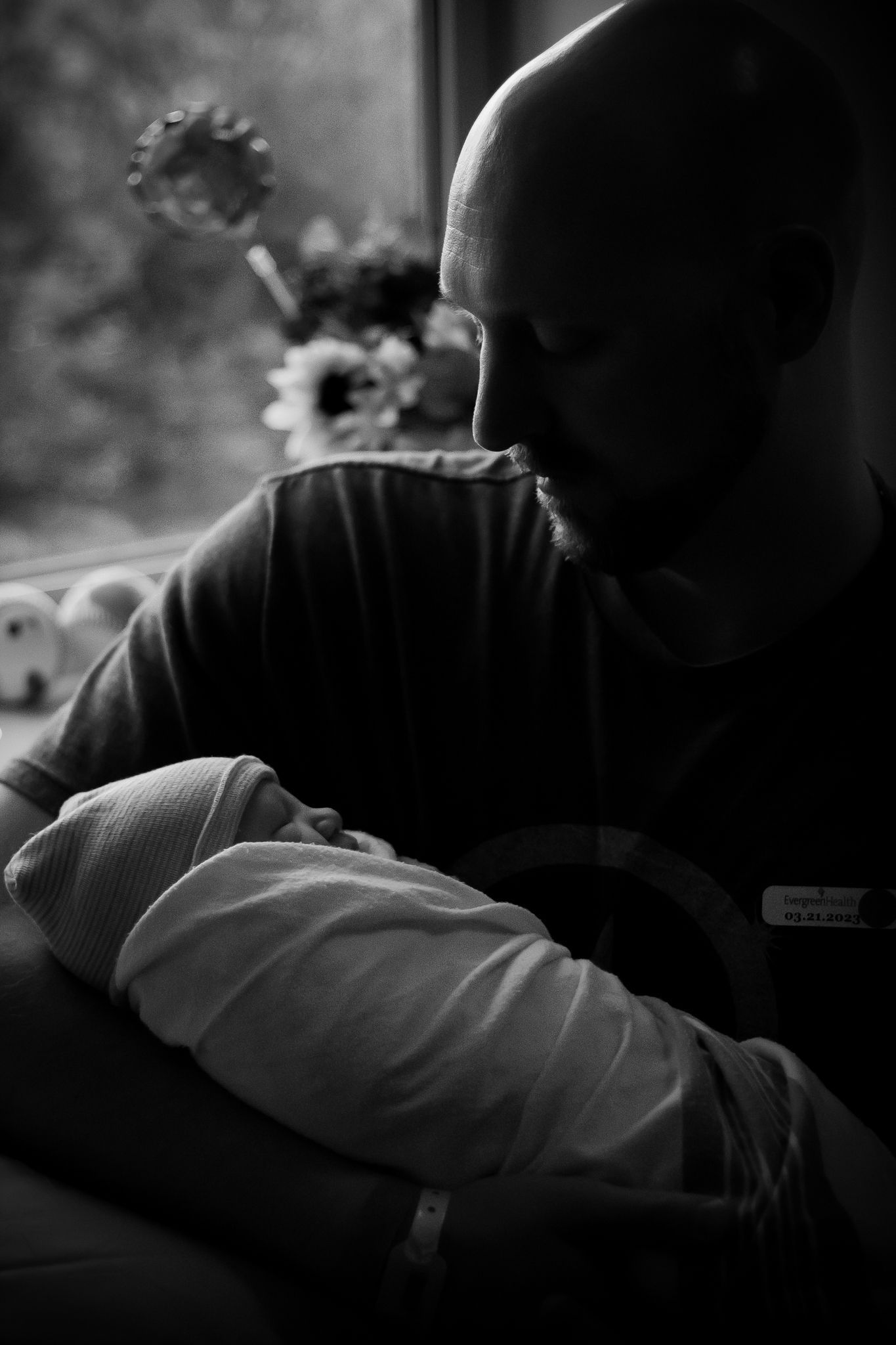 Detail newborn photo. Lifestyle newborn session. indoor newborn photography