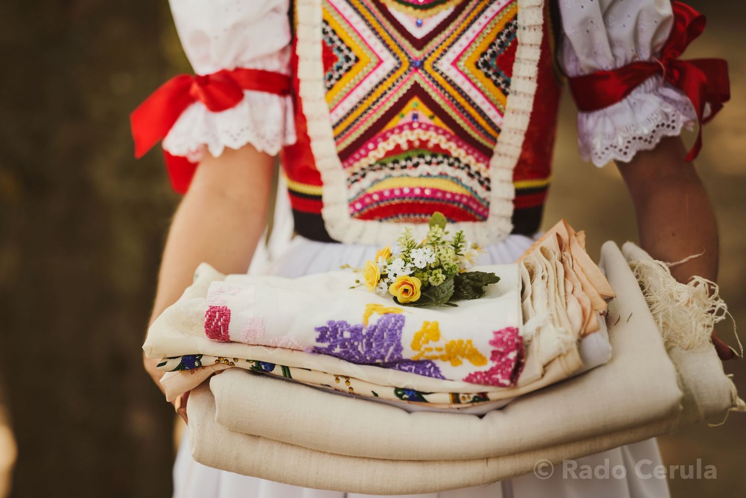 Pribeh nevesty_kroj-zemplin-folklor-rado-cerula.jpg