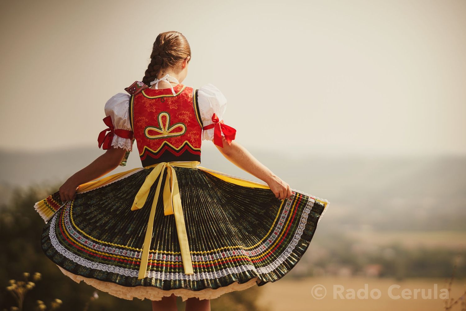 Pribeh nevesty_kroj-zemplin-folklor-rado-cerula.jpg