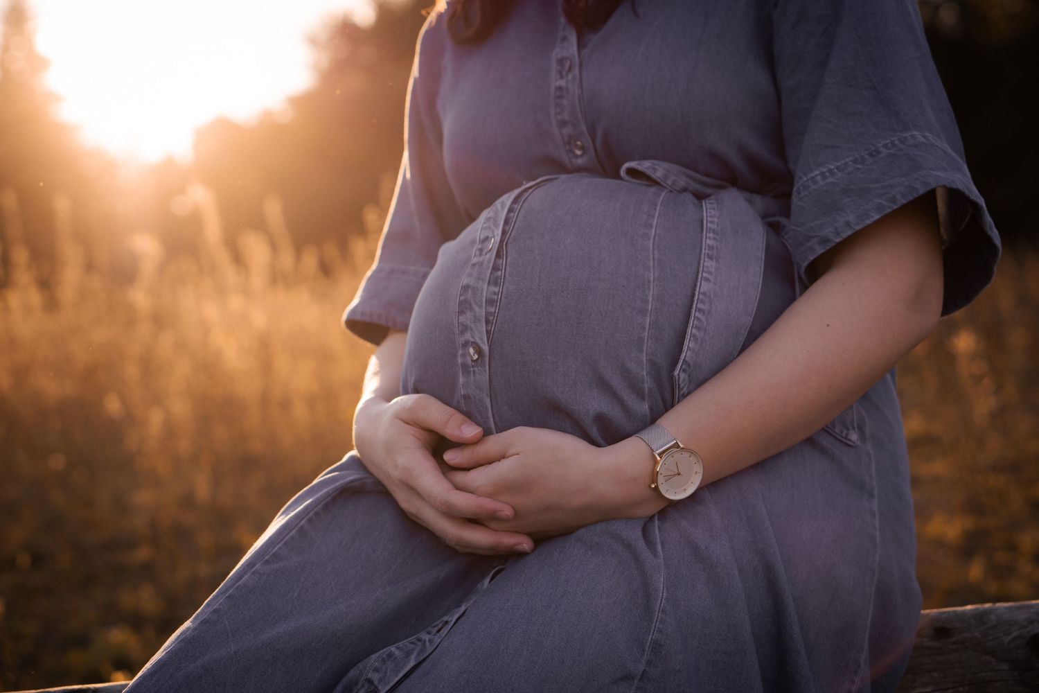 Natürliches Babybauch-Shooting in Karlsruhe