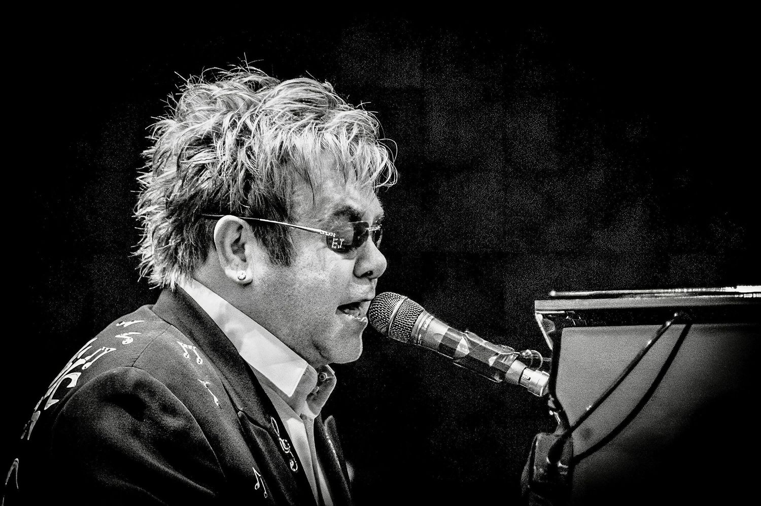 Elton John at The Memorial Stadium in Bristol 2009