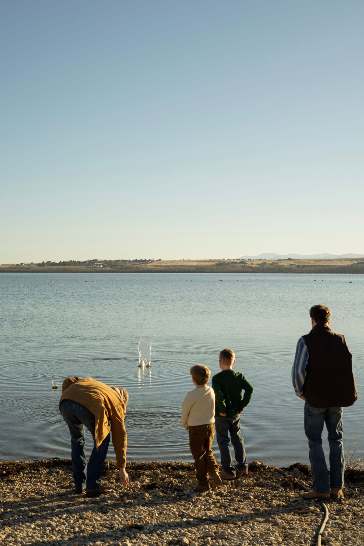 Brothers by the lake, family photo session.