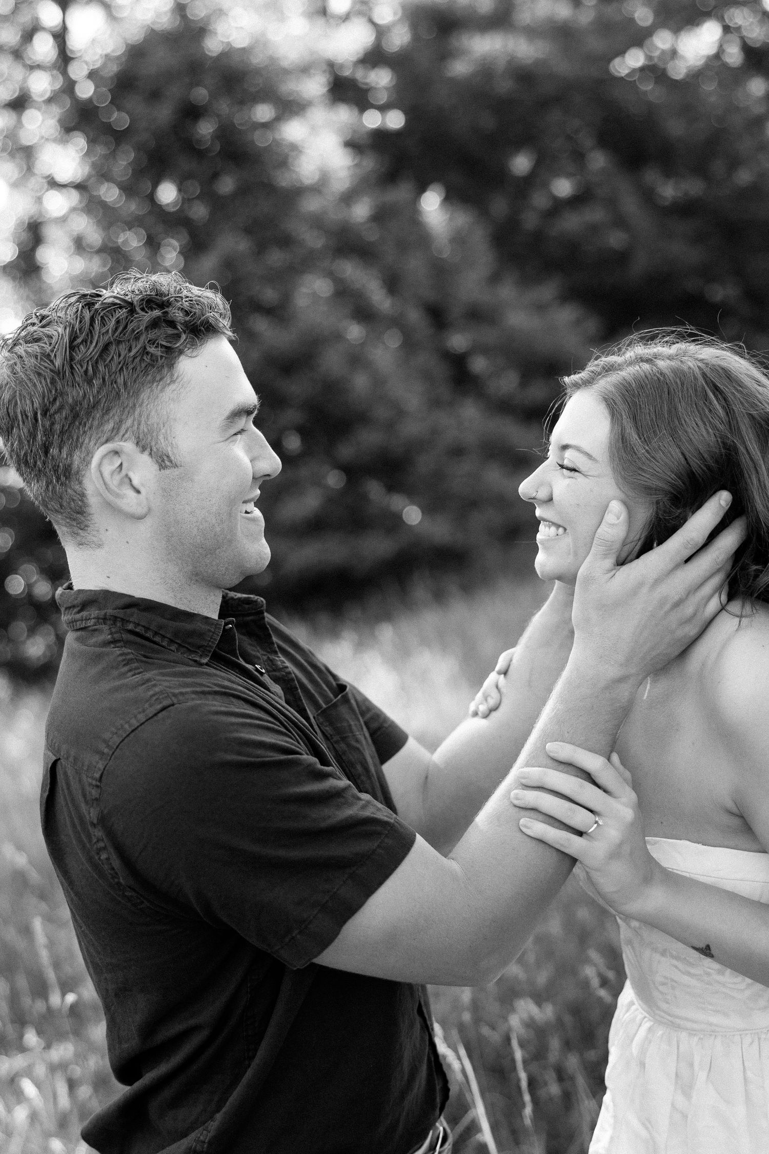Cookeville Wedding & Family photographer, Middle TN Wedding and Family Photographer, Cookeville Portrait Photographer, Playful Couple Photo