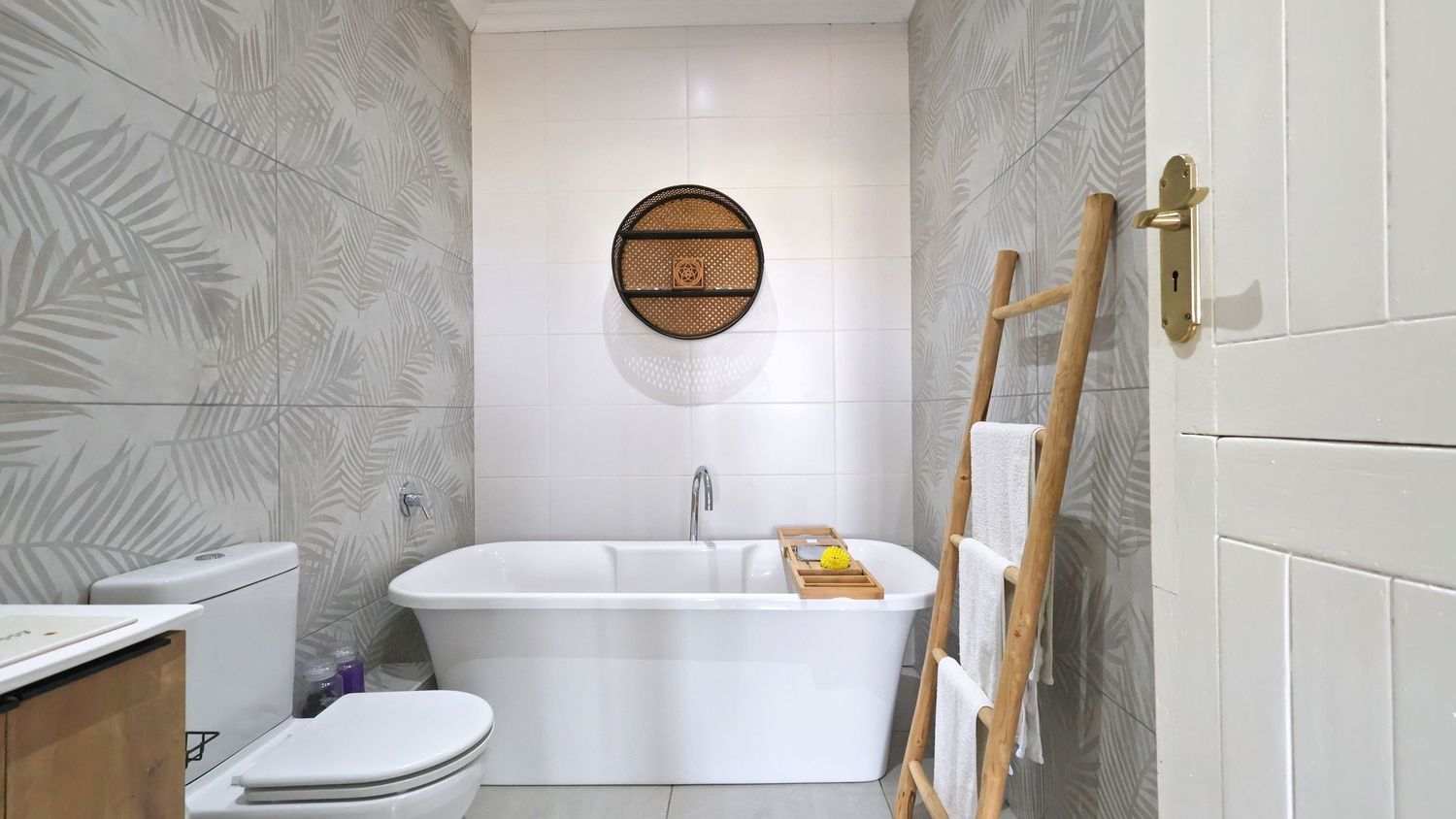 Property photography including, real estate, AirBnb, holiday accommodation, lodges, hotels, self catering accommodation, guest houses