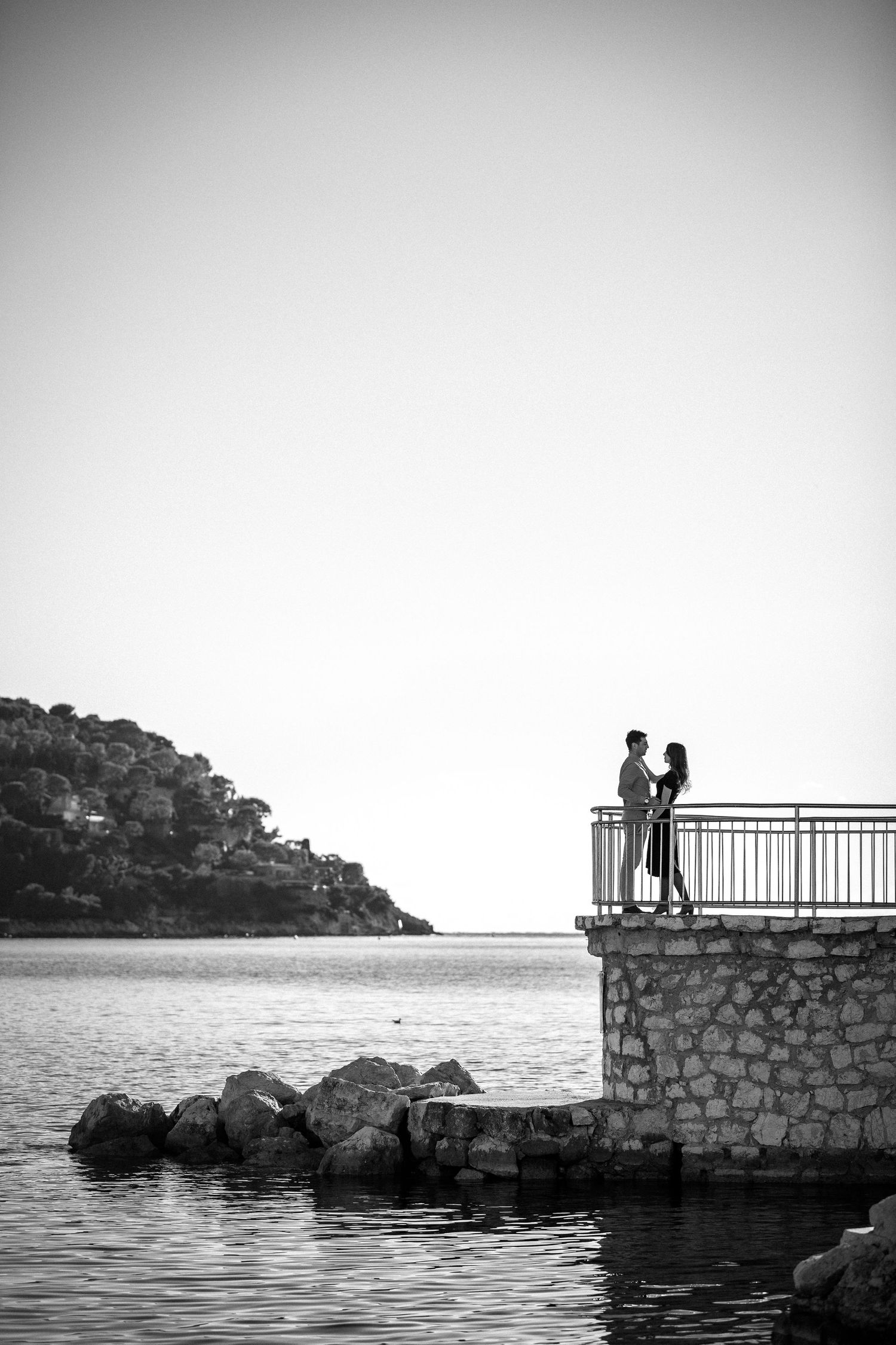 Shooting de couple sur le bord de Mer à Nice.