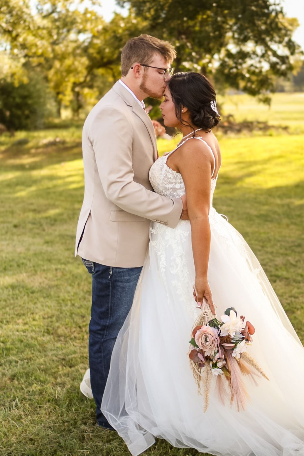 Elegant wedding photo of bride and groom, Perry Posed photography in DFW