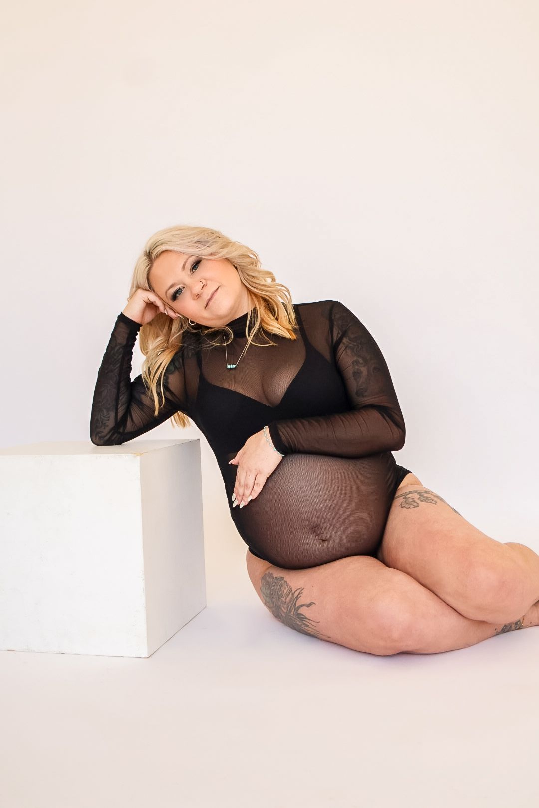 Modern maternity portrait with a timeless and confident look, Perry Posed original