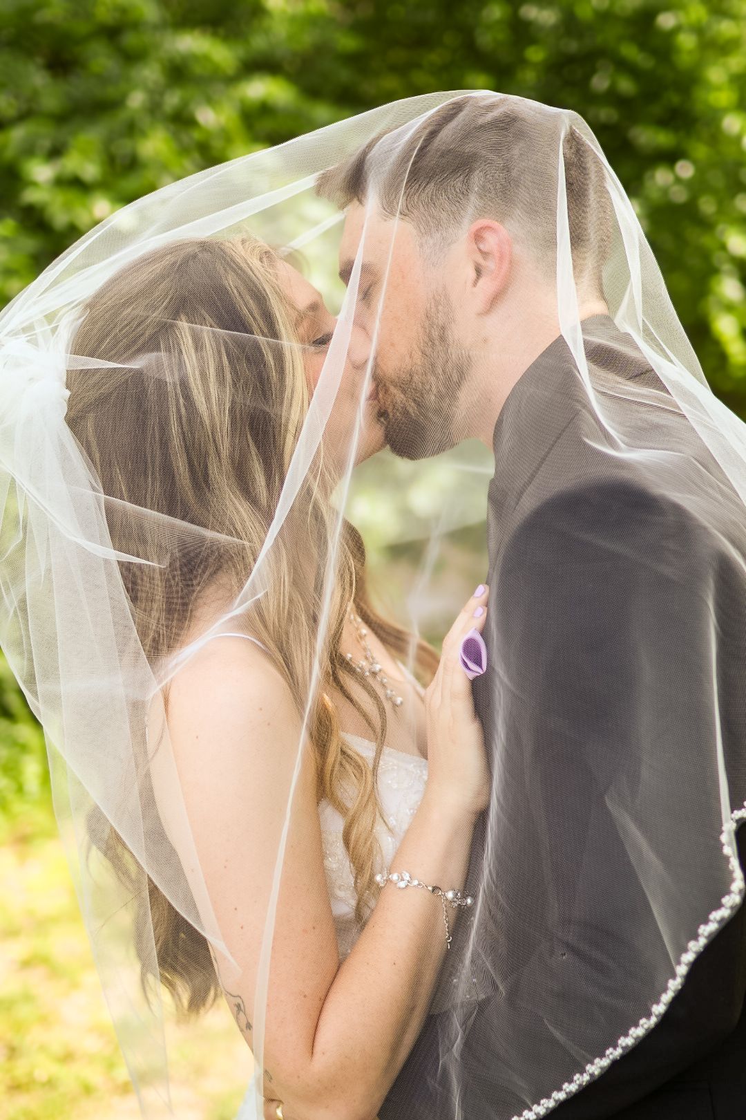 Elegant wedding photo of bride and groom, Perry Posed photography in DFW