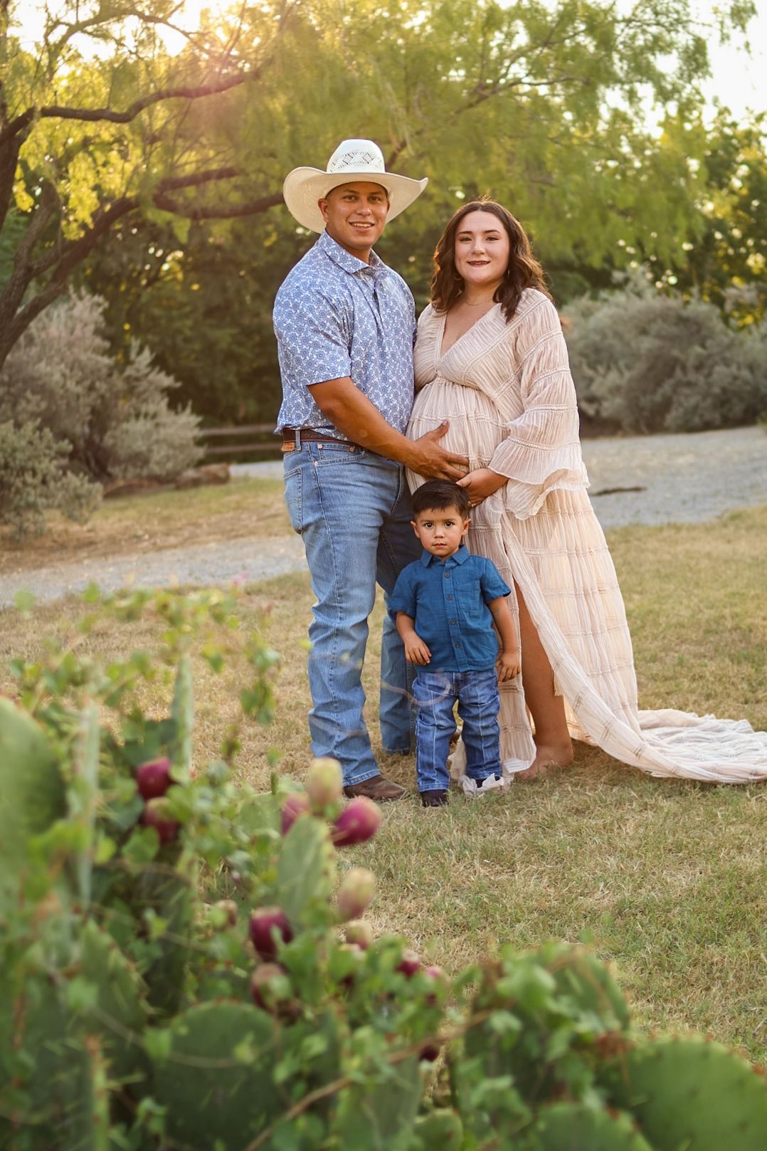 Romantic couple’s portrait in natural light, Maternity, Perry Posed original photography