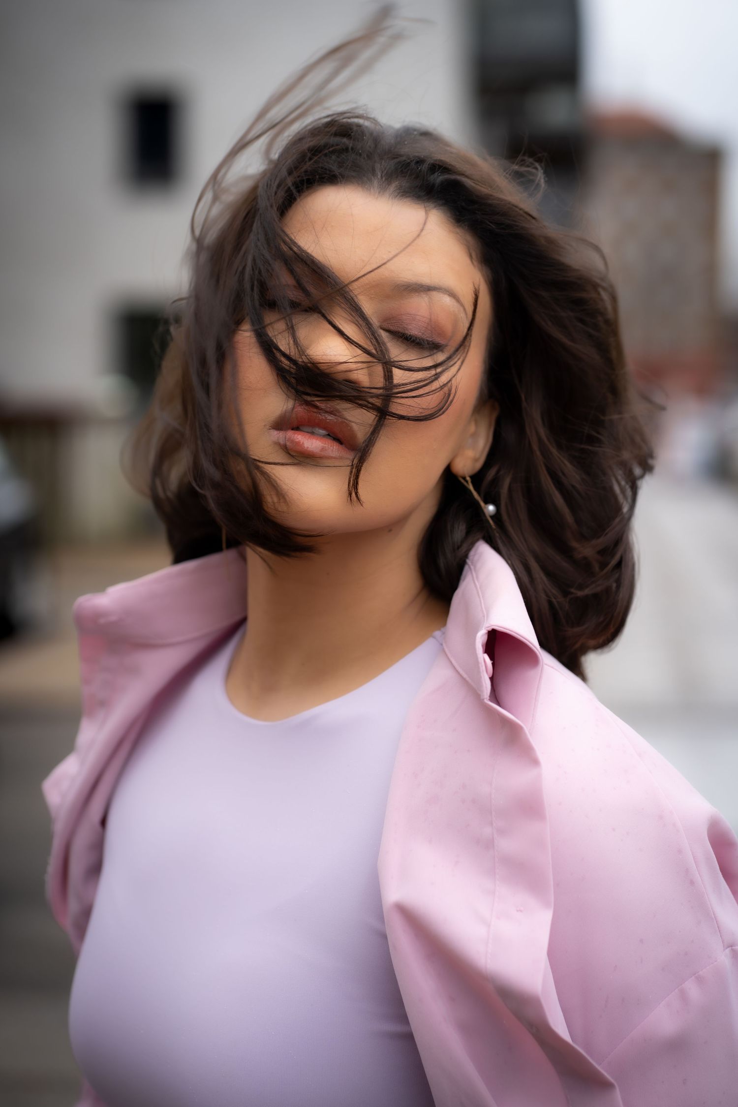 Isabella Sydio Duedahl specializes in studio, elopement, and sports photography - always with a focus on people, with empathy and care.