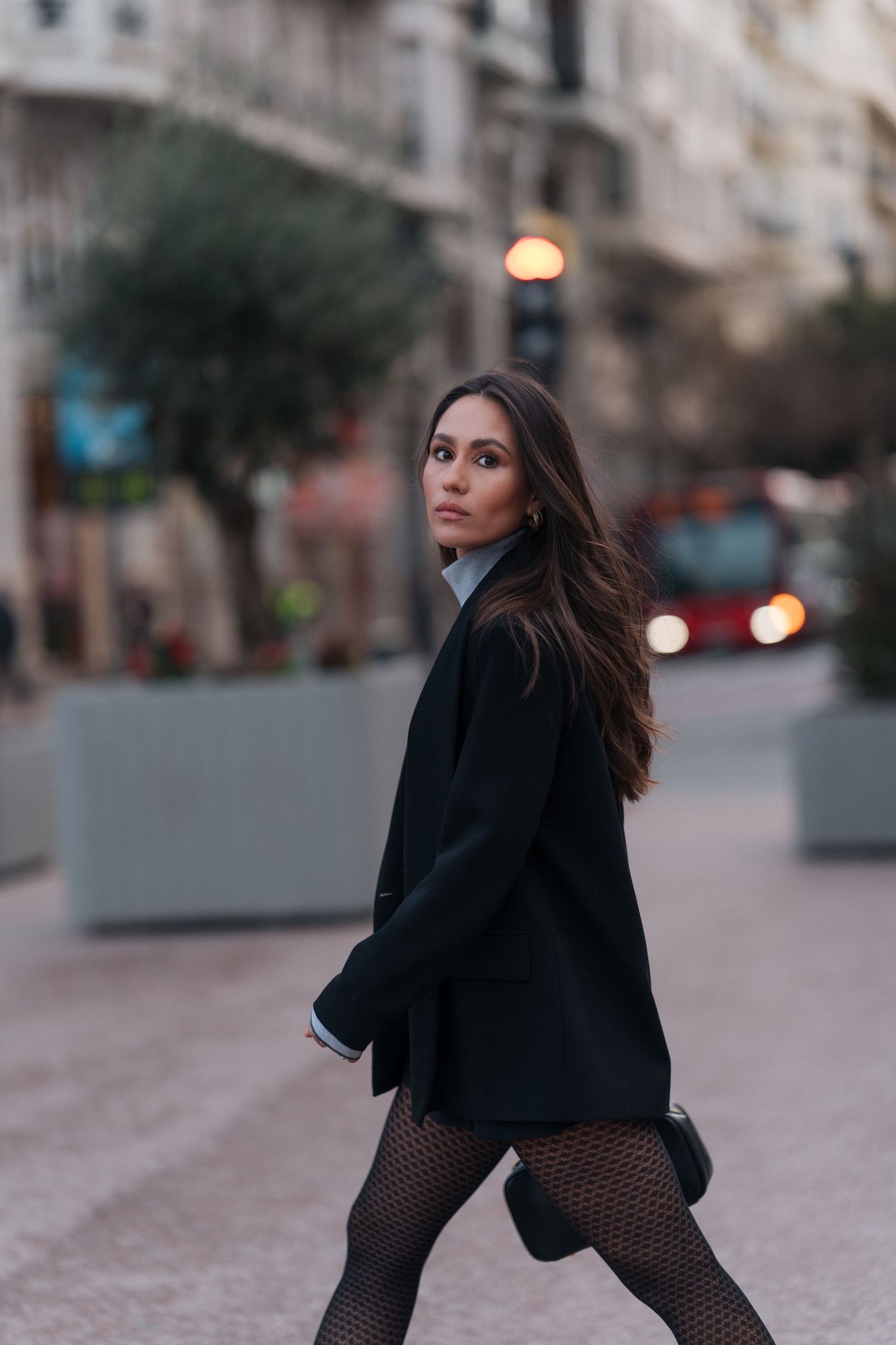 Editorial portrait photography in Valencia, Spain with natural light and authentic emotions