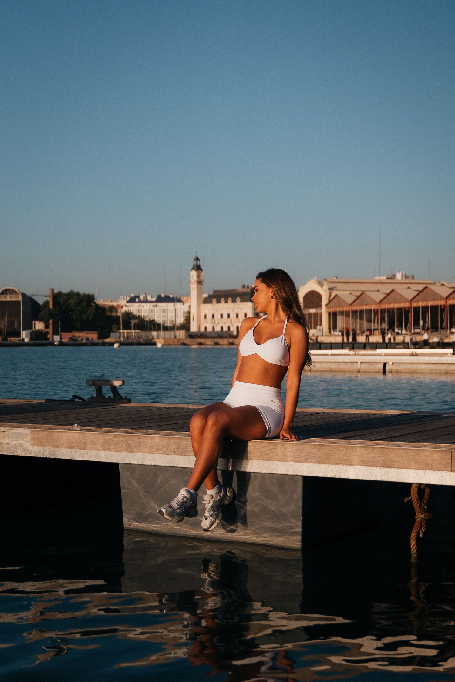 Editorial portrait photography in Valencia, Spain with natural light and authentic emotions