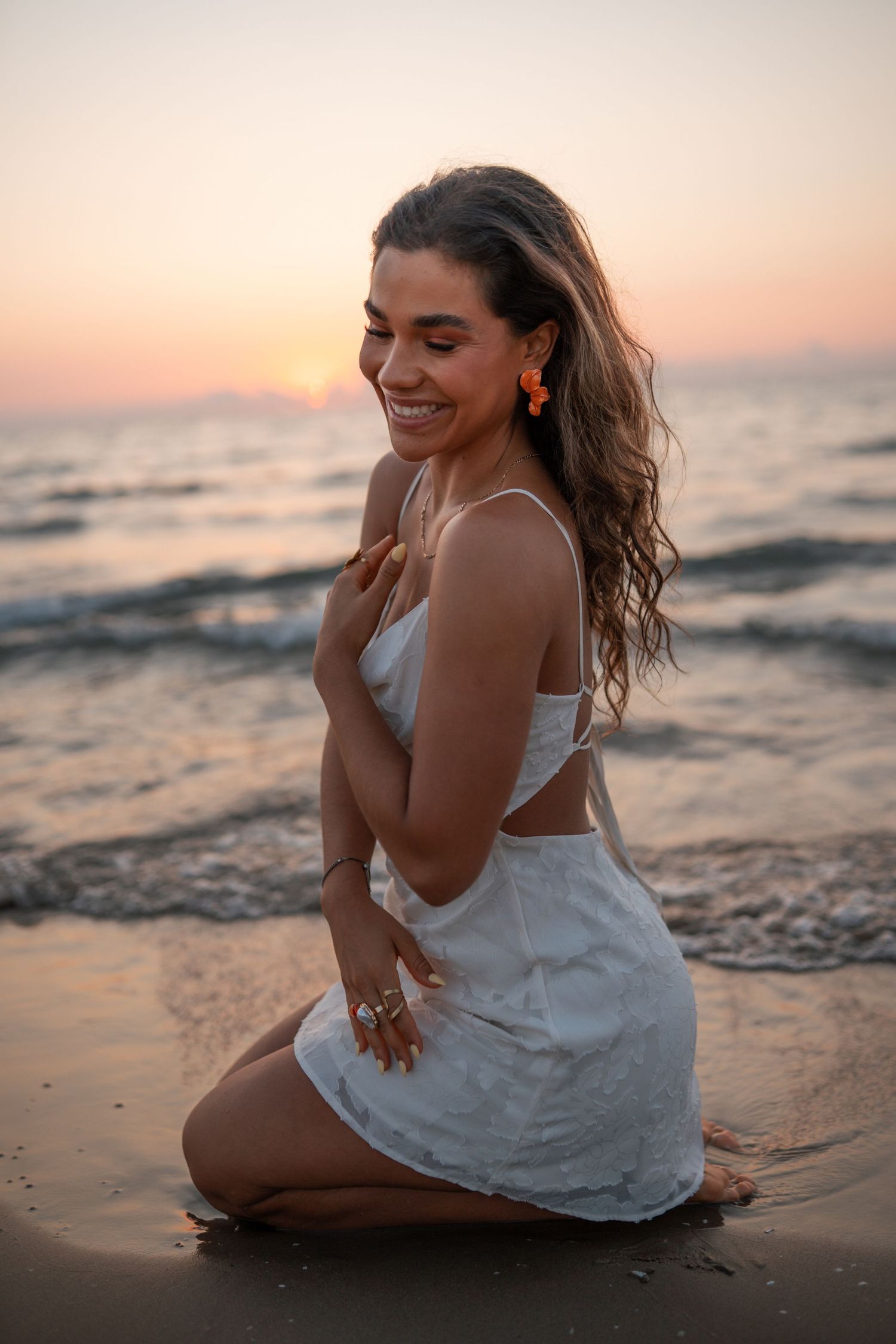 Editorial portrait photography in Valencia, Spain with natural light and authentic emotions