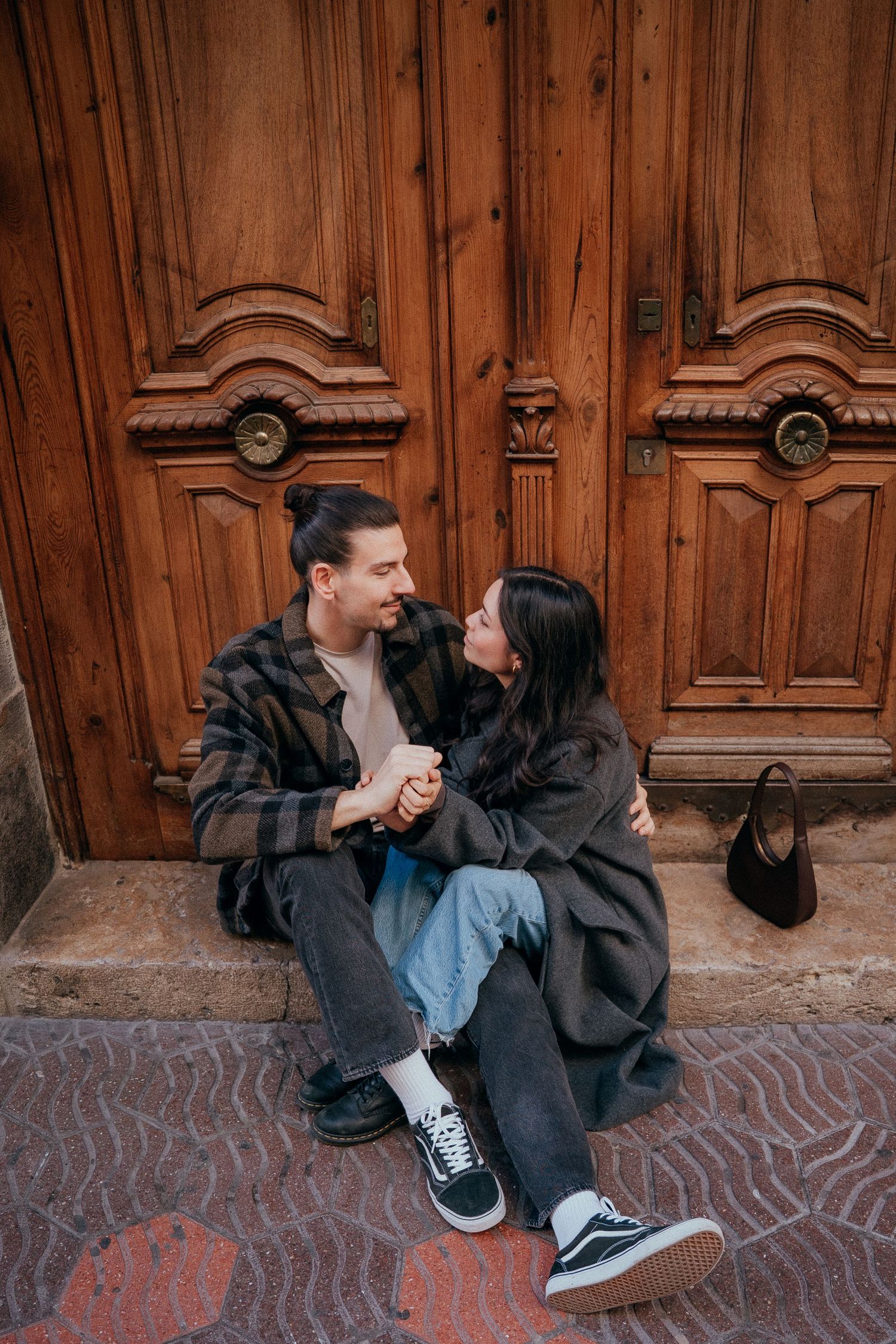 Editorial couple session with genuine moments and timeless storytelling in Valencia