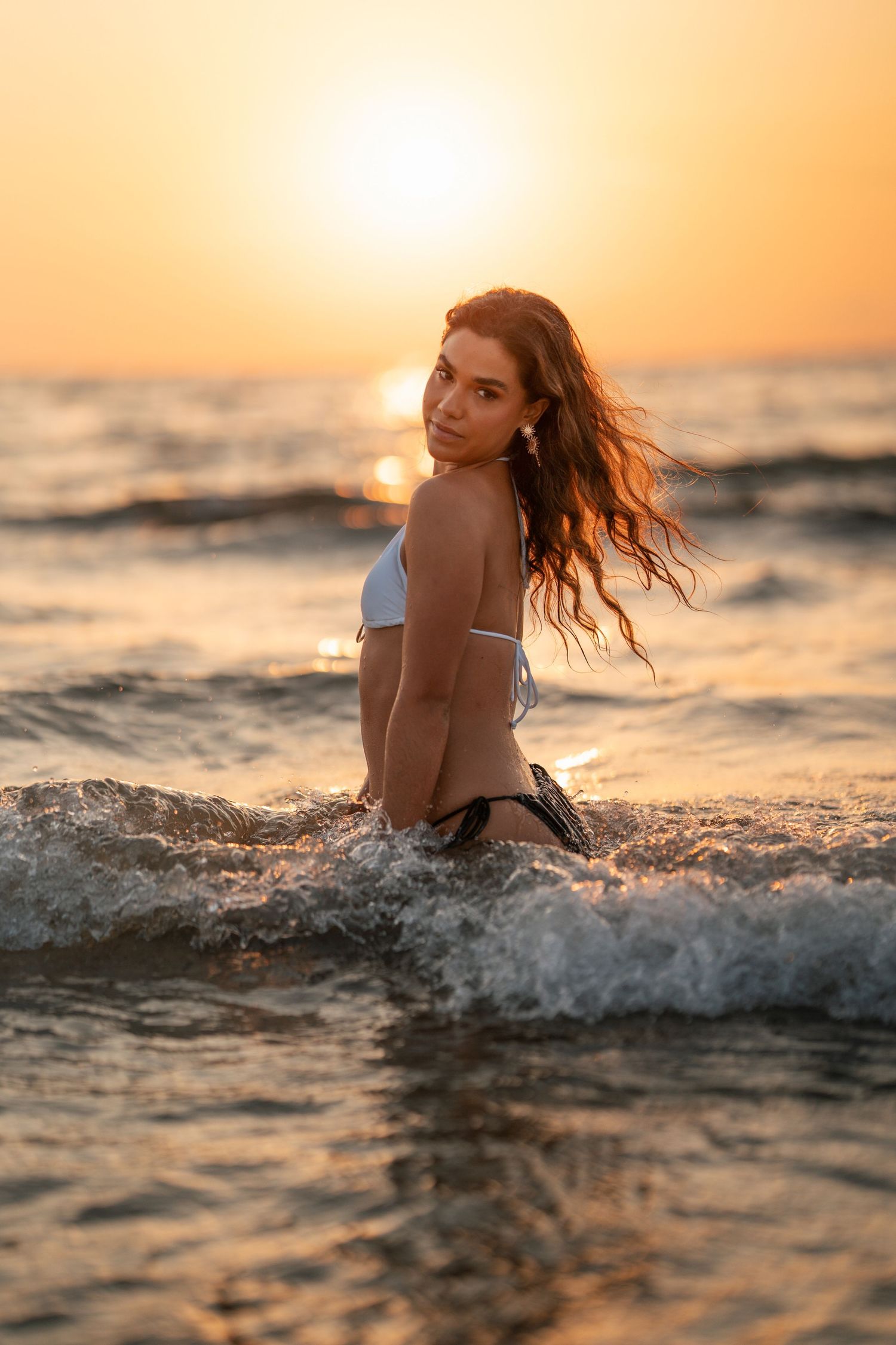 Editorial portrait photography in Valencia, Spain with natural light and authentic emotions