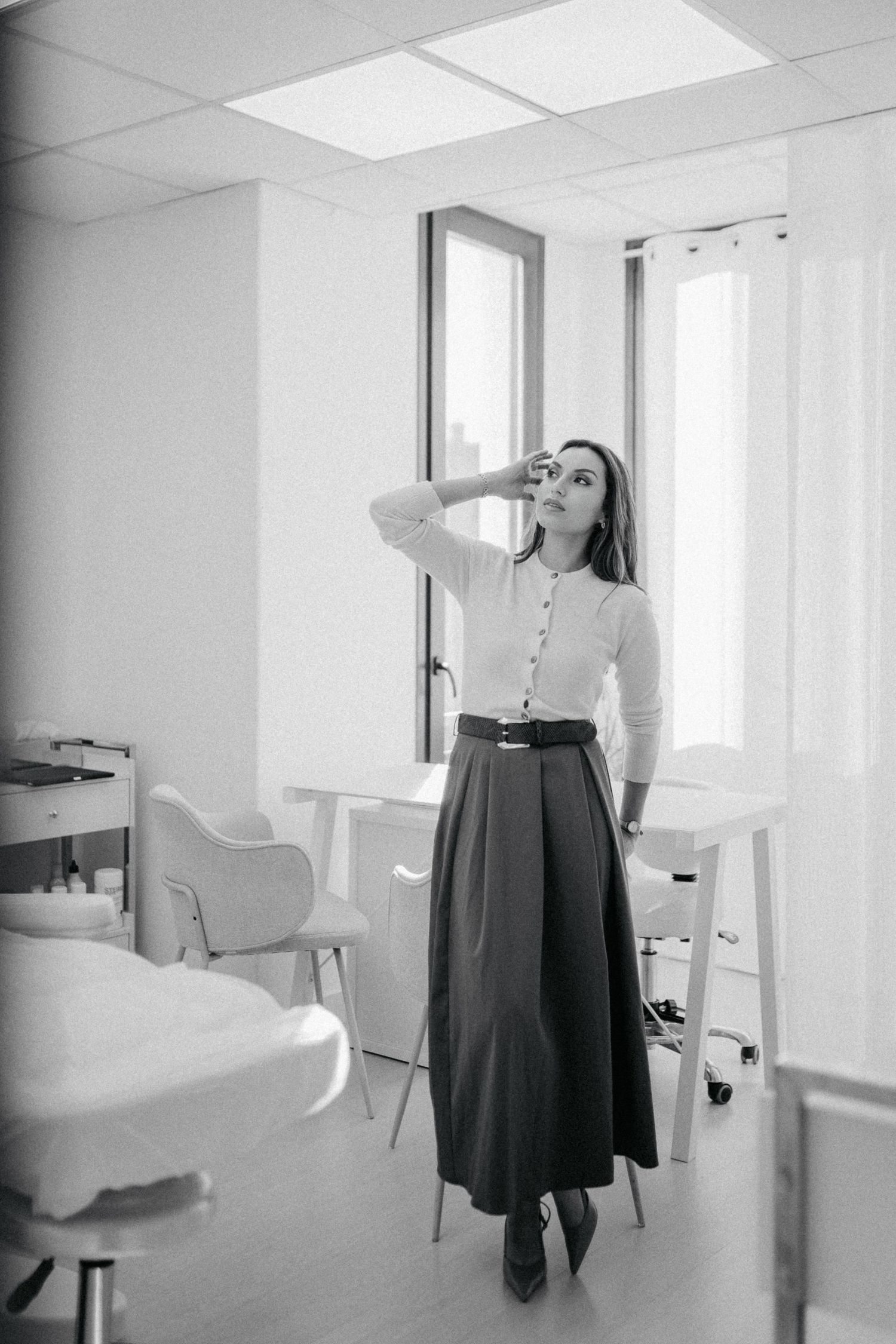Editorial portrait photography in Valencia, Spain with natural light and authentic emotions