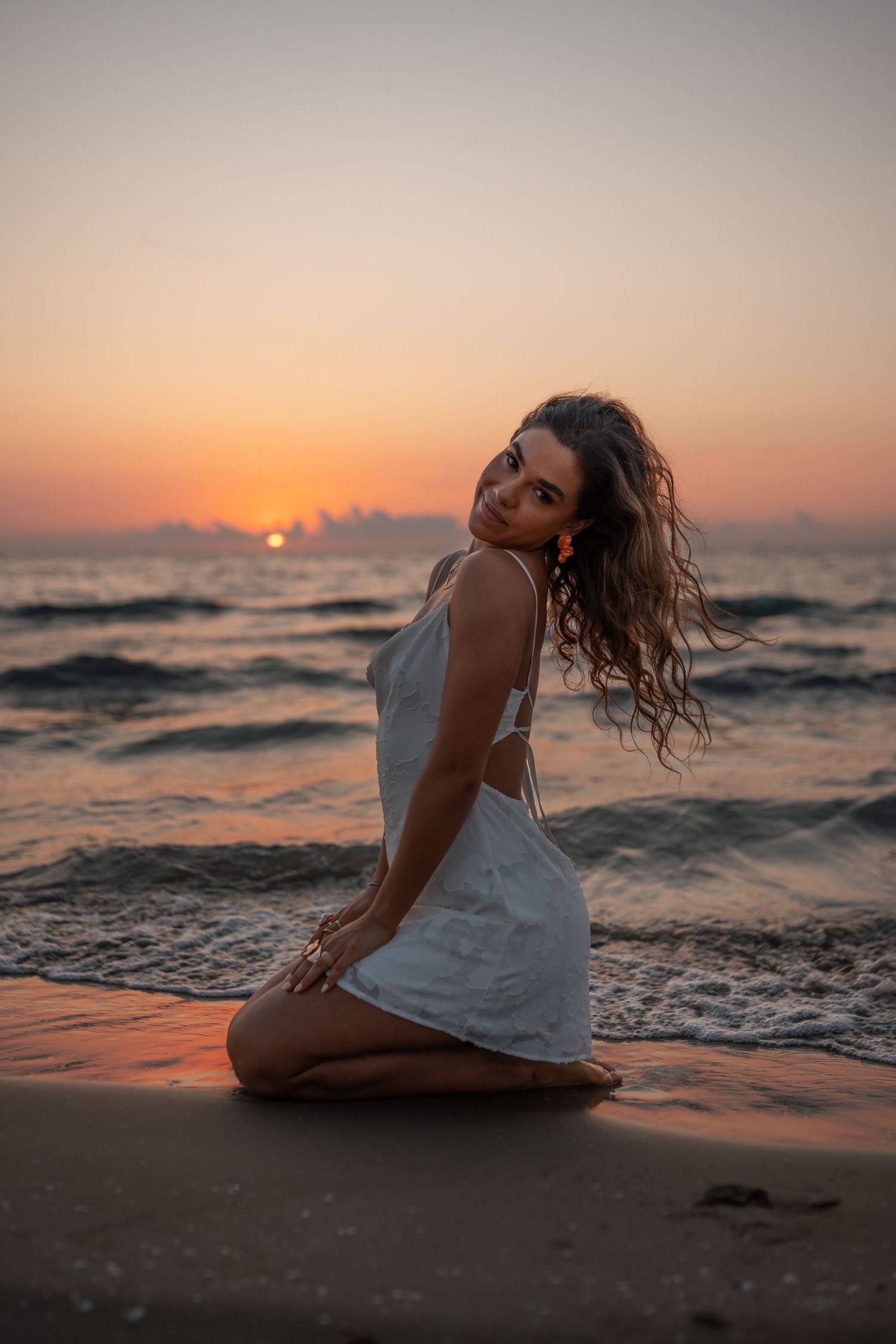 Editorial portrait photography in Valencia, Spain with natural light and authentic emotions