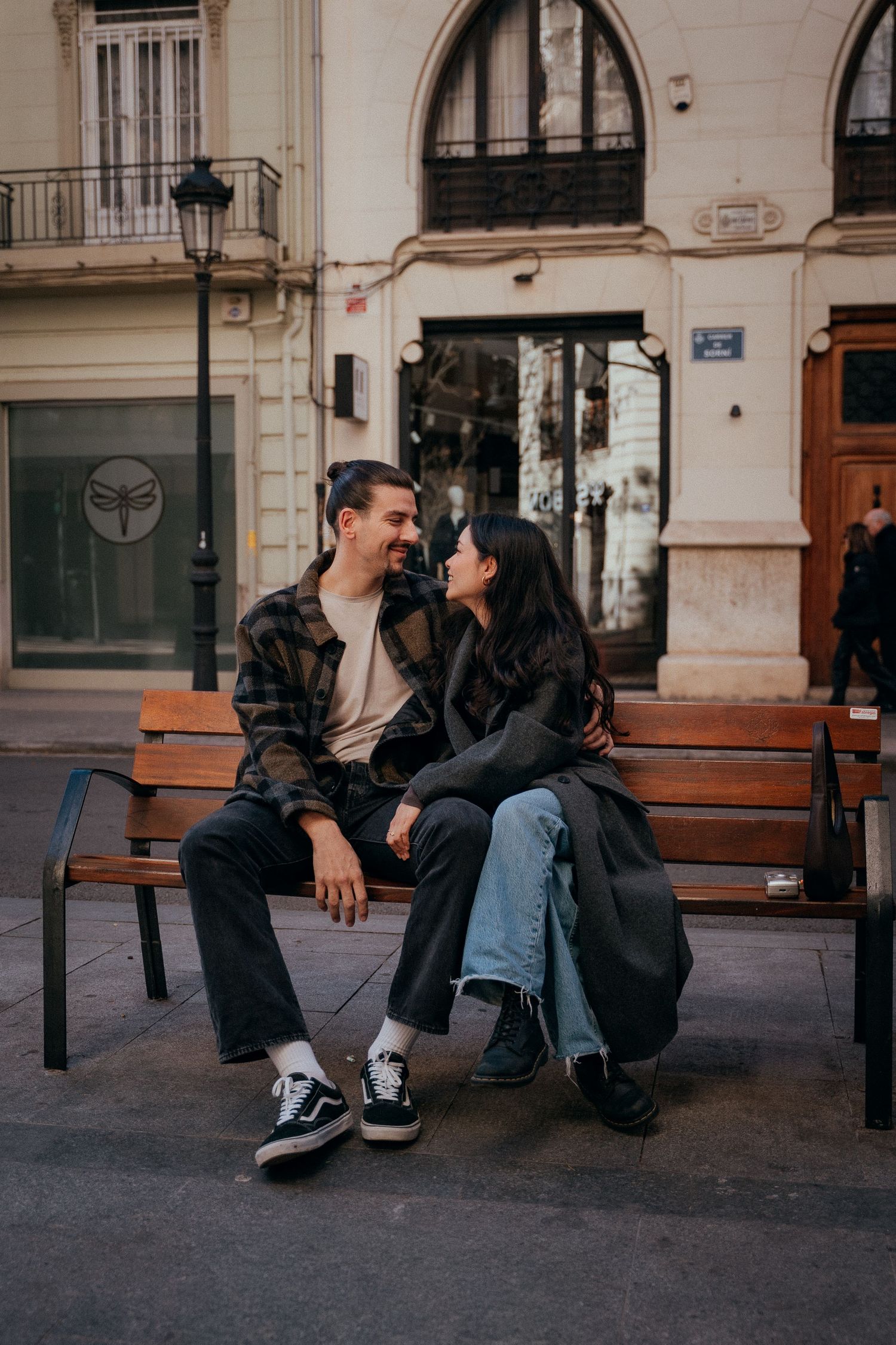 Editorial couple session with genuine moments and timeless storytelling in Valencia