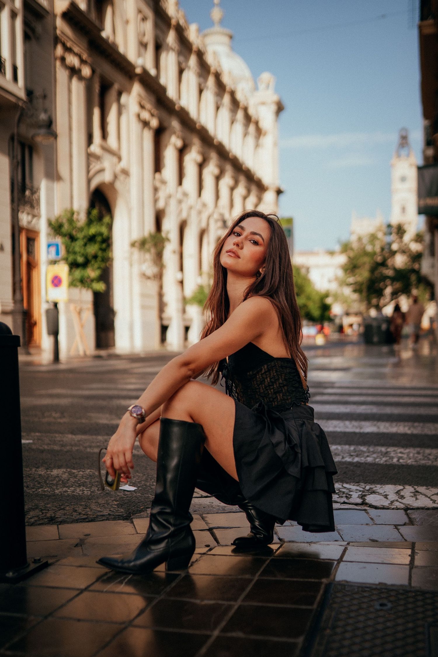 Editorial portrait photography in Valencia, Spain with natural light and authentic emotions
