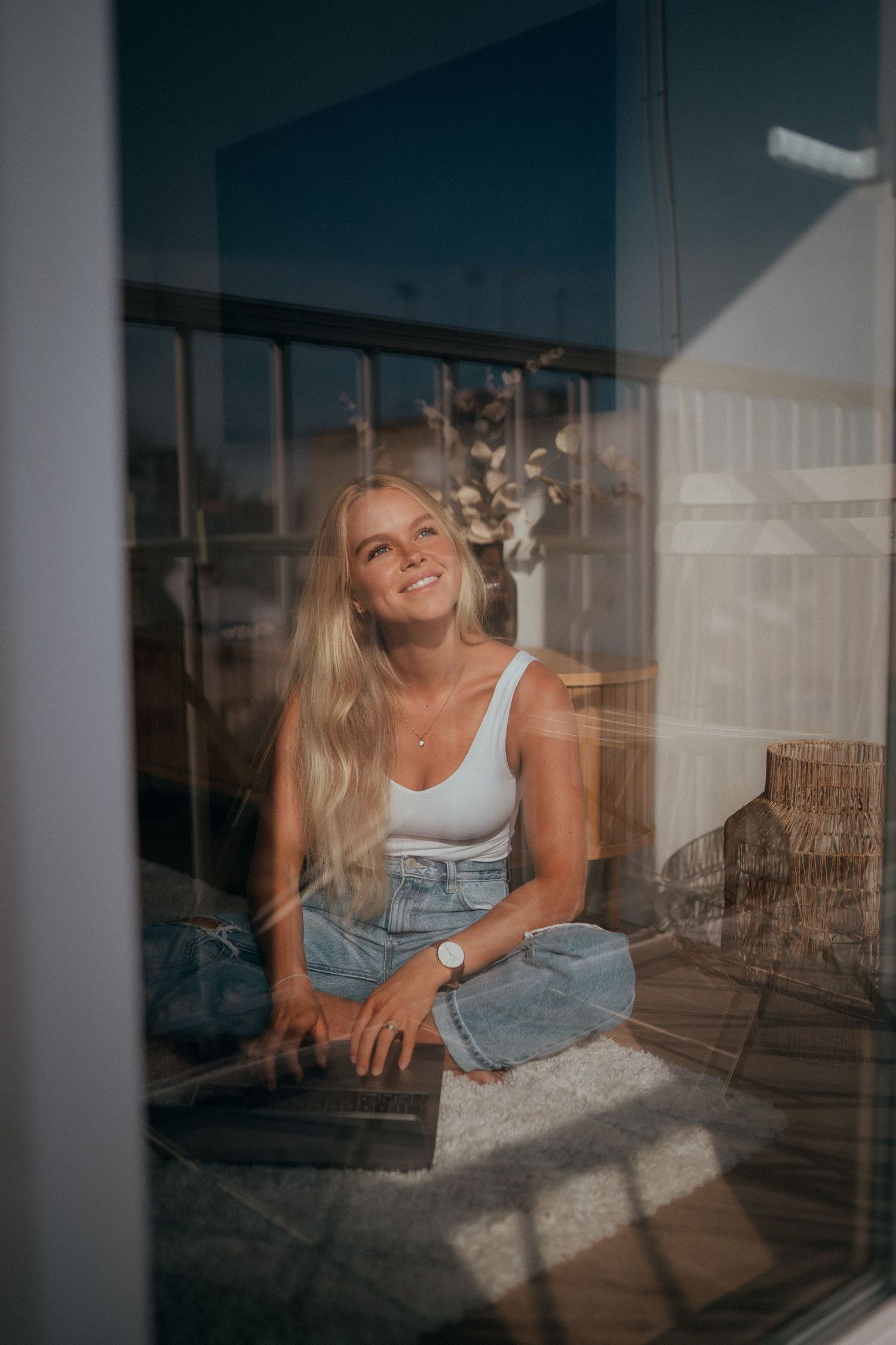 Editorial portrait photography in Valencia, Spain with natural light and authentic emotions