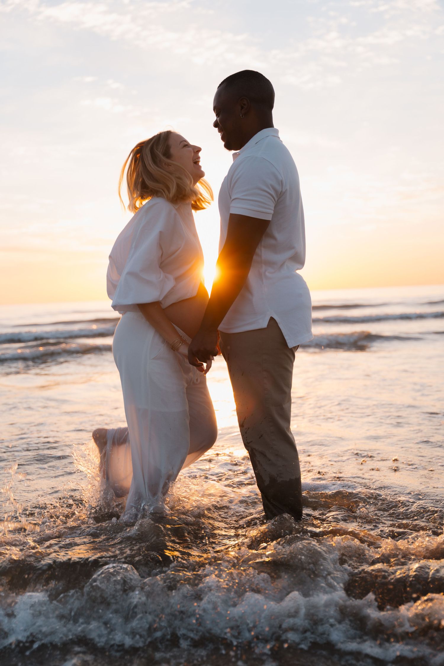 Editorial couple session with genuine moments and timeless storytelling in Valencia