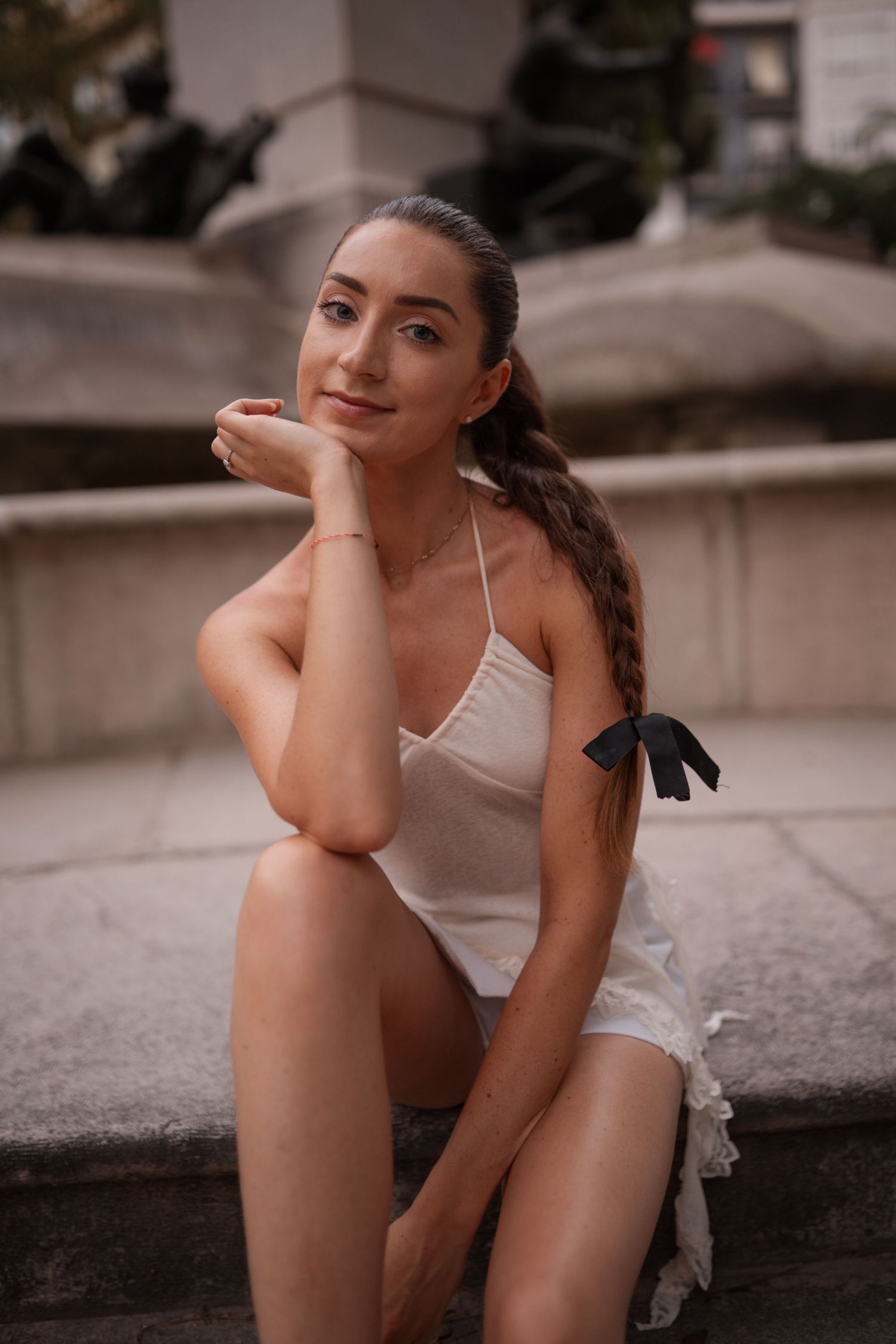 Editorial portrait photography in Valencia, Spain with natural light and authentic emotions