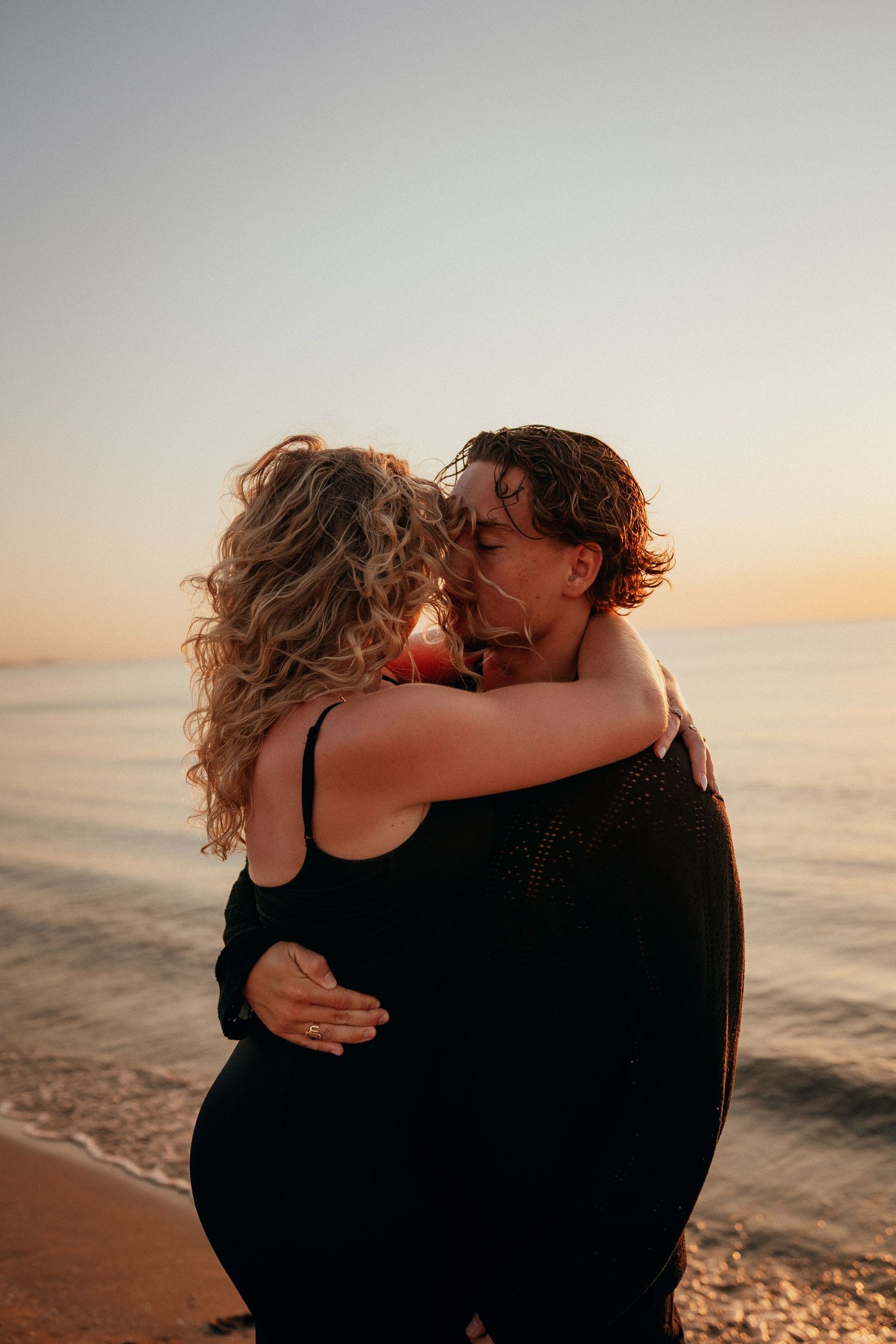 Editorial couple session with genuine moments and timeless storytelling in Valencia