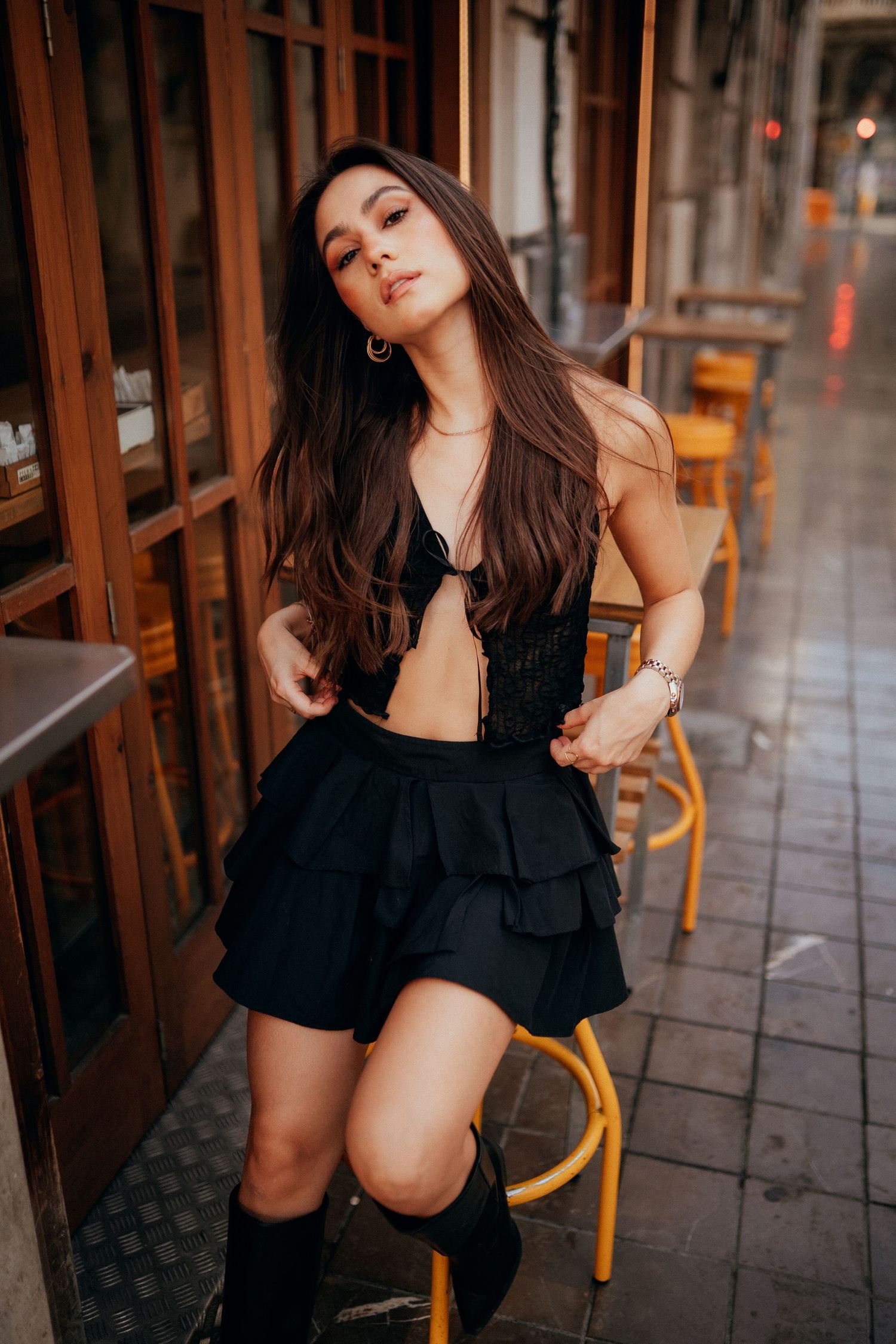 Editorial portrait photography in Valencia, Spain with natural light and authentic emotions