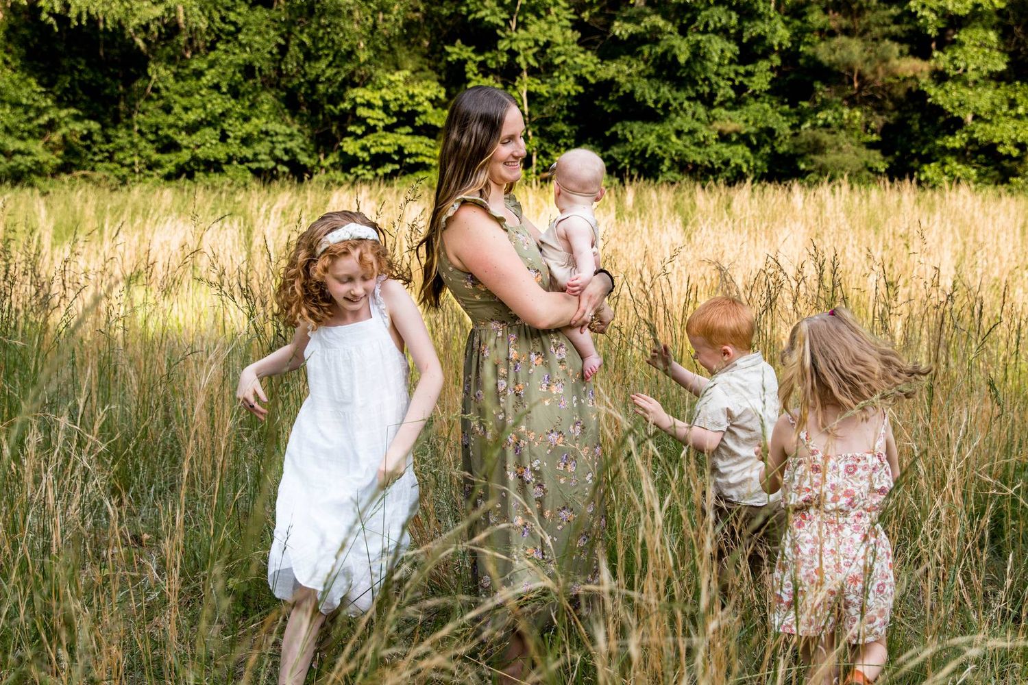 RVA Richmond Virginia portrait photographer. RVA family photographer. Personality filled photography. You mom with kids running around her.