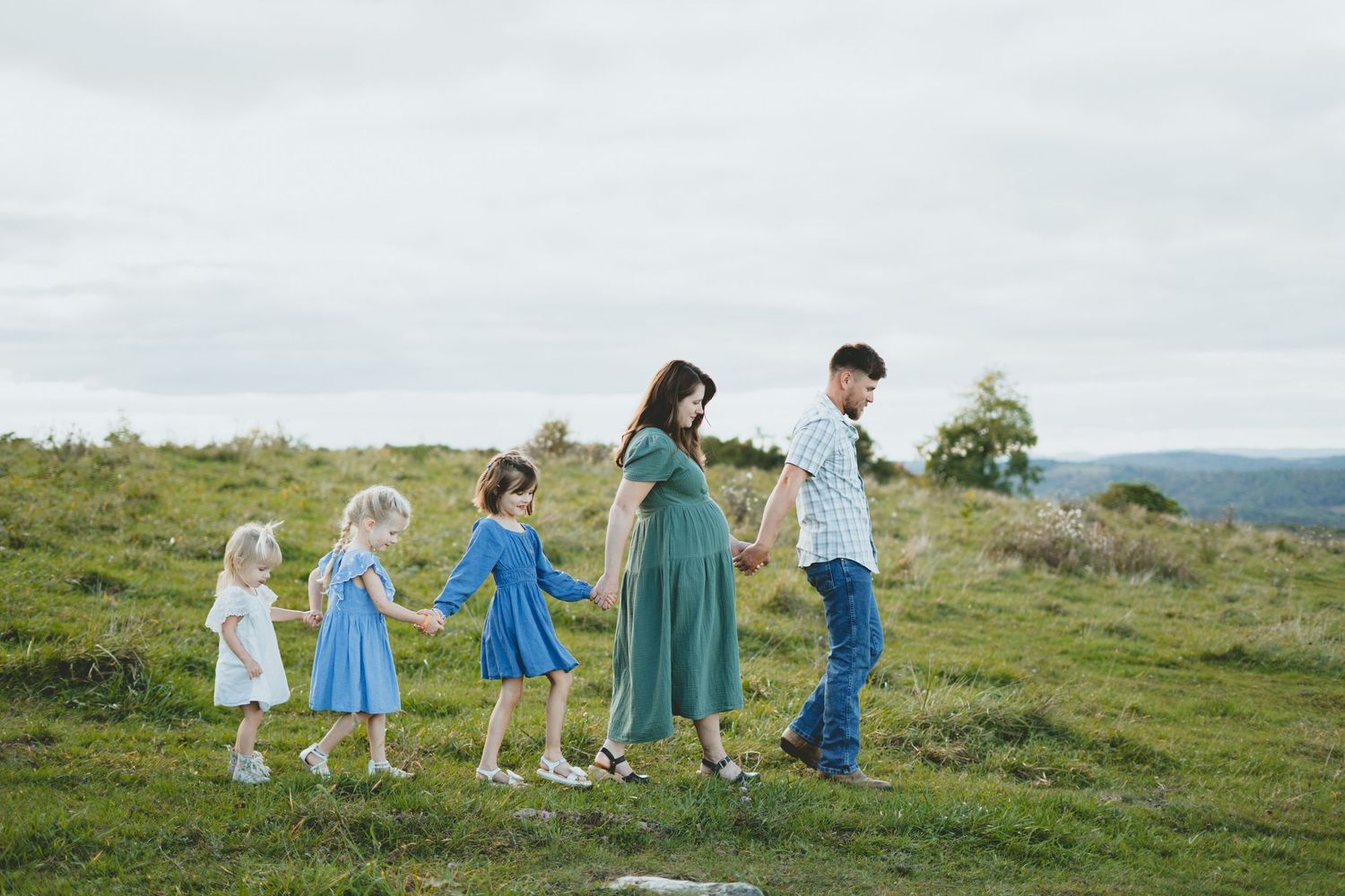 Family Photoshoot along the Saddle Overlook on The Blue Ridge Parkway, VA