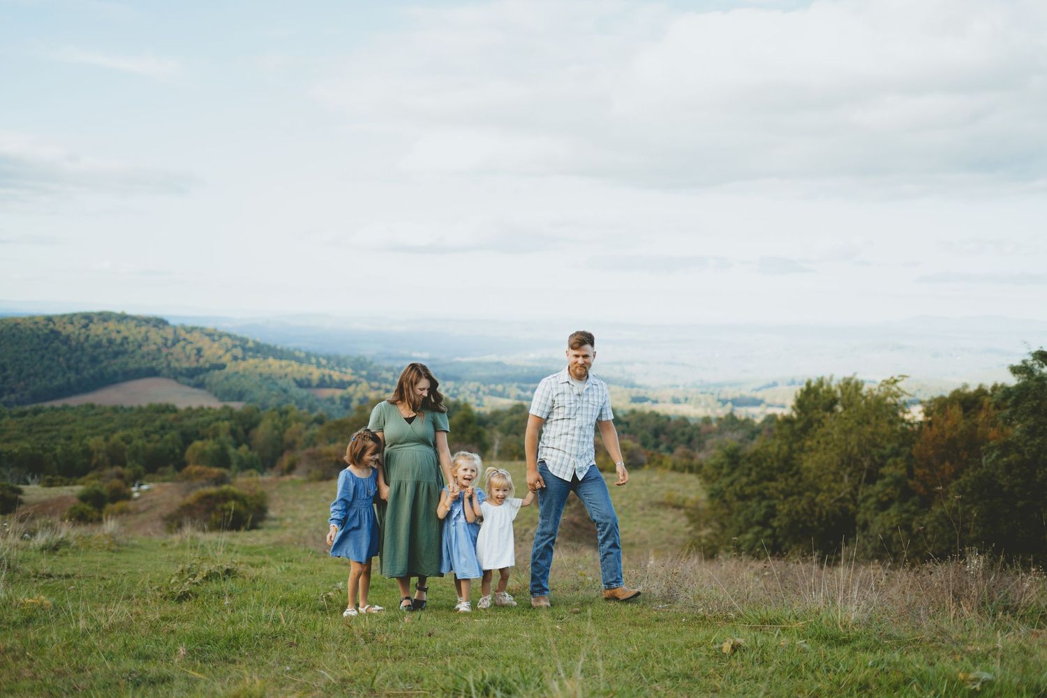 Family Photoshoot along the Saddle Overlook on The Blue Ridge Parkway, VA | Kyra Calyn Photography