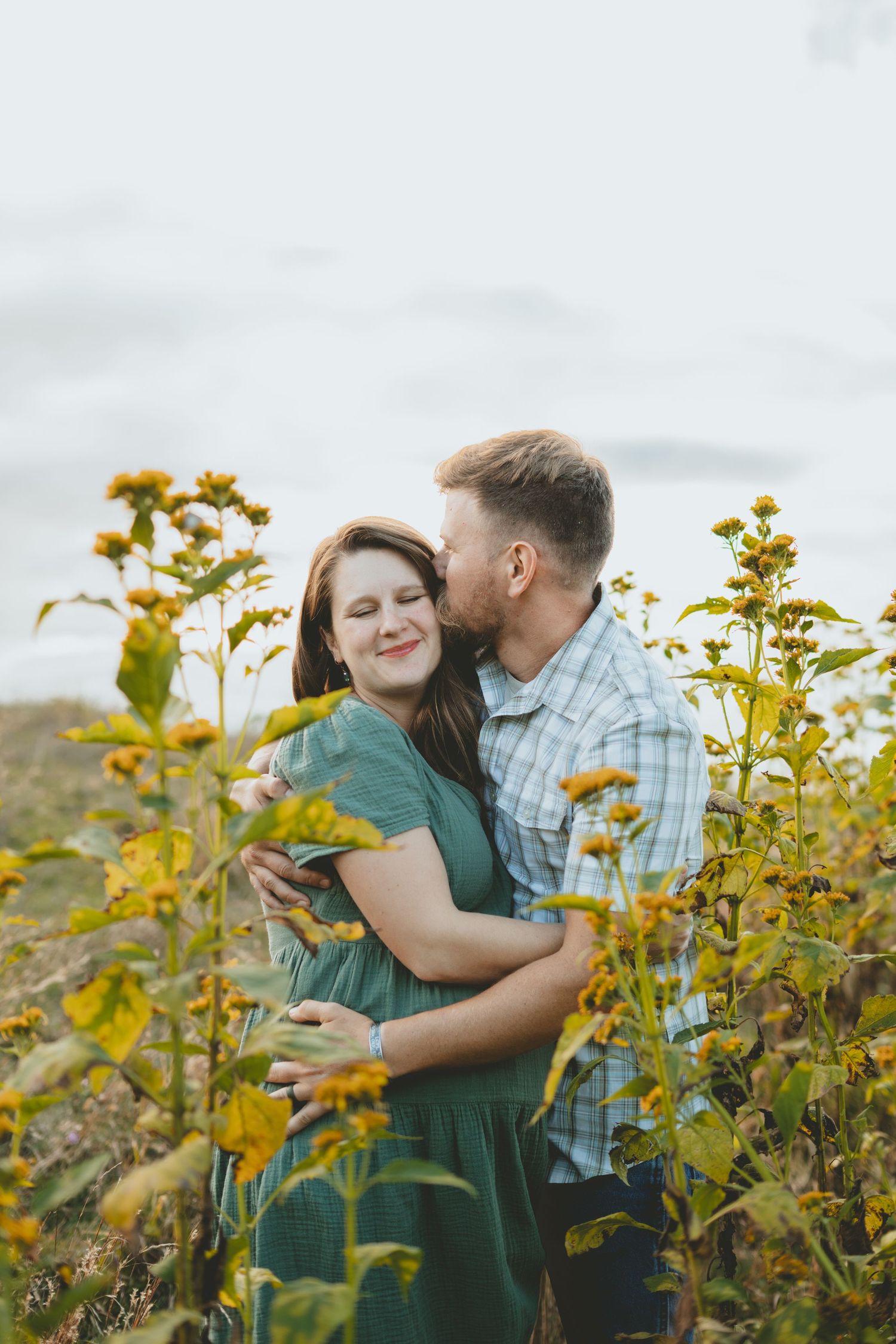 Family Photoshoot along the Saddle Overlook on The Blue Ridge Parkway, VA