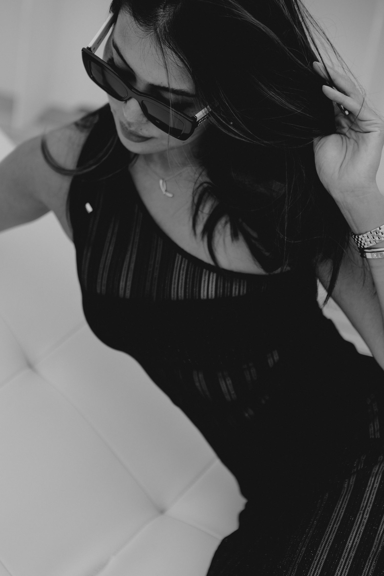 Elopement photographer Split Hvar  Dubrovnik
Solo woman enjoying a stylish and empowering vacation photoshoot in Croatia