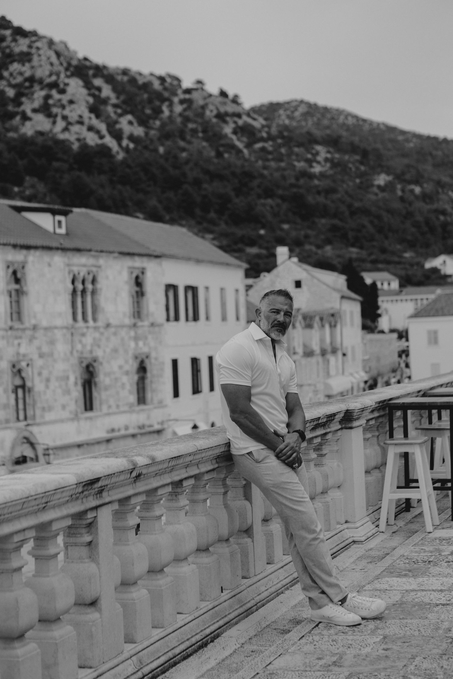 Croatia elopement Photographer Hvar Vis Split
Solo traveler posing with panoramic views of the Adriatic Sea in Hvar
