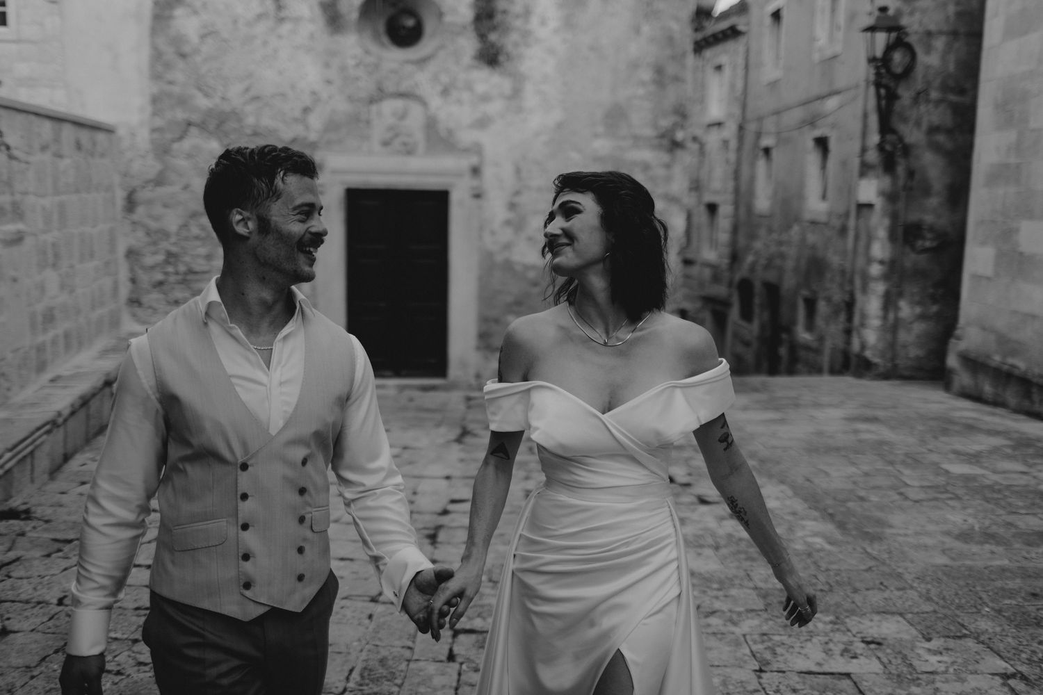 Elopement Photographer Dubrovnik Split Hvar Croatia
Engaged couple posing on the cobblestone streets of Korcula s Old Town