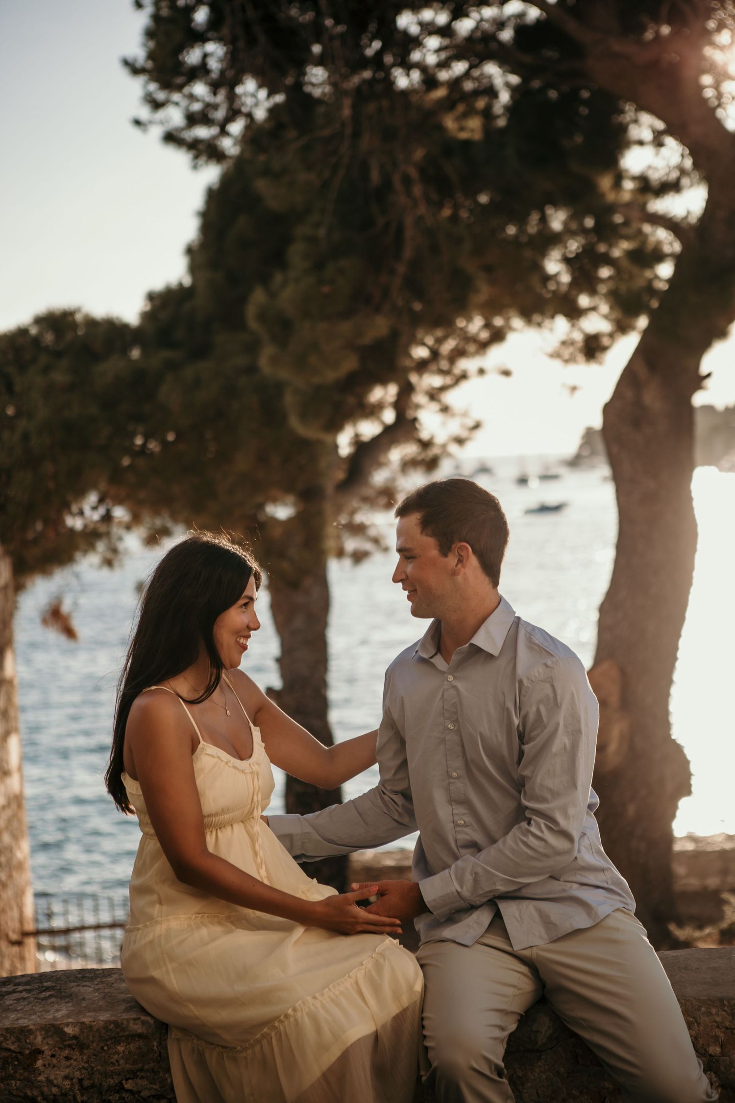 Couple enjoying a beachside photoshoot with the Adriatic Sea in Hvar
Elopement photographer Split Hvar  Dubrovnik