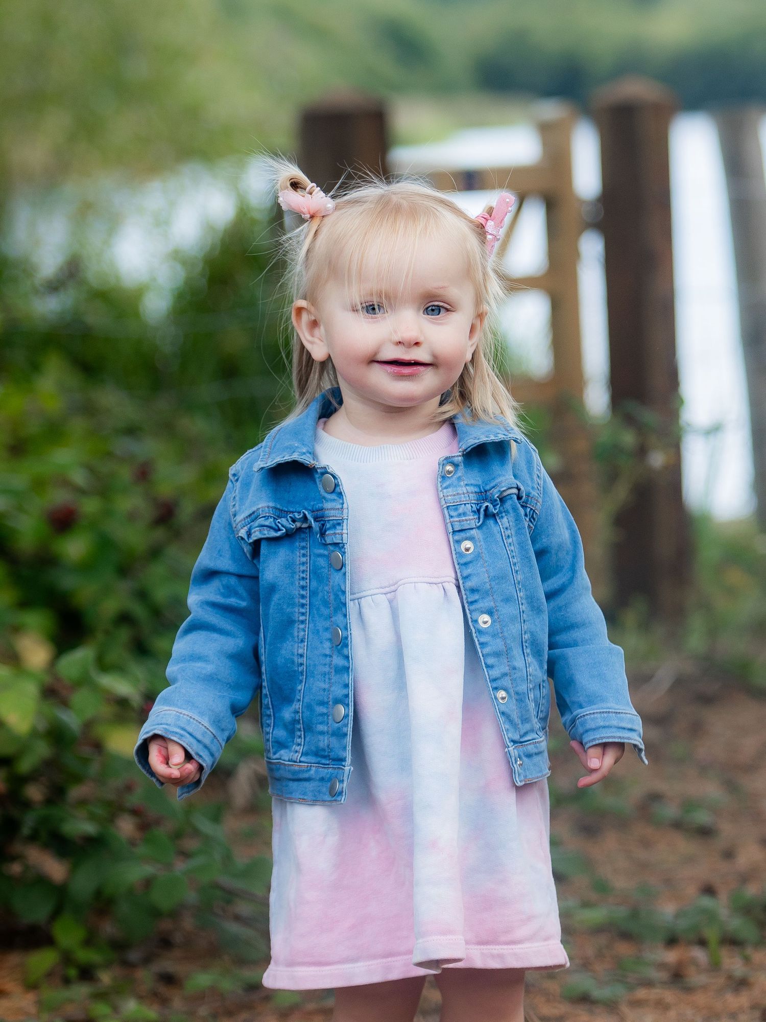 Natural style outdoor family photographer in Surrey