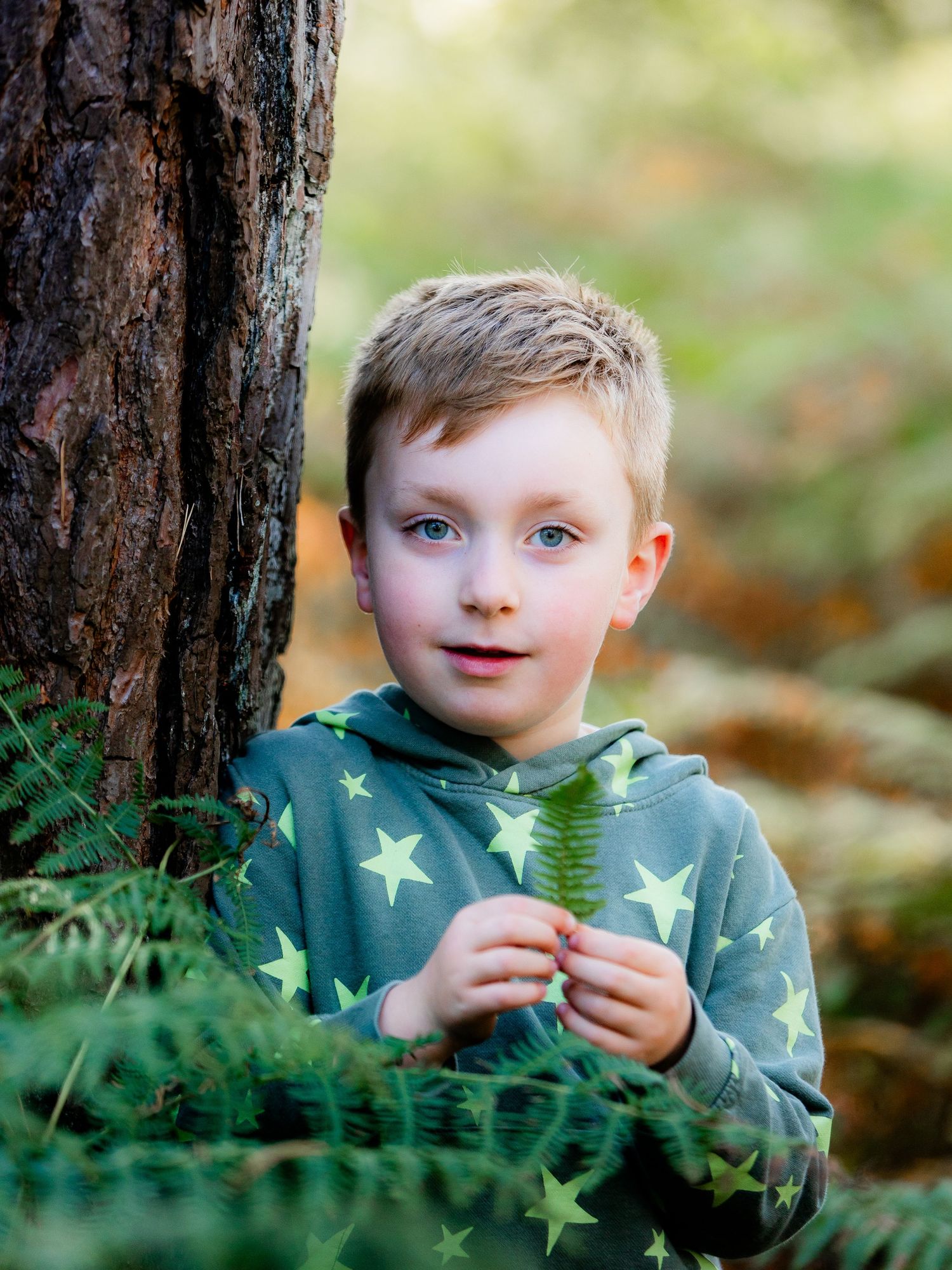 Natural style outdoor family photographer in Surrey