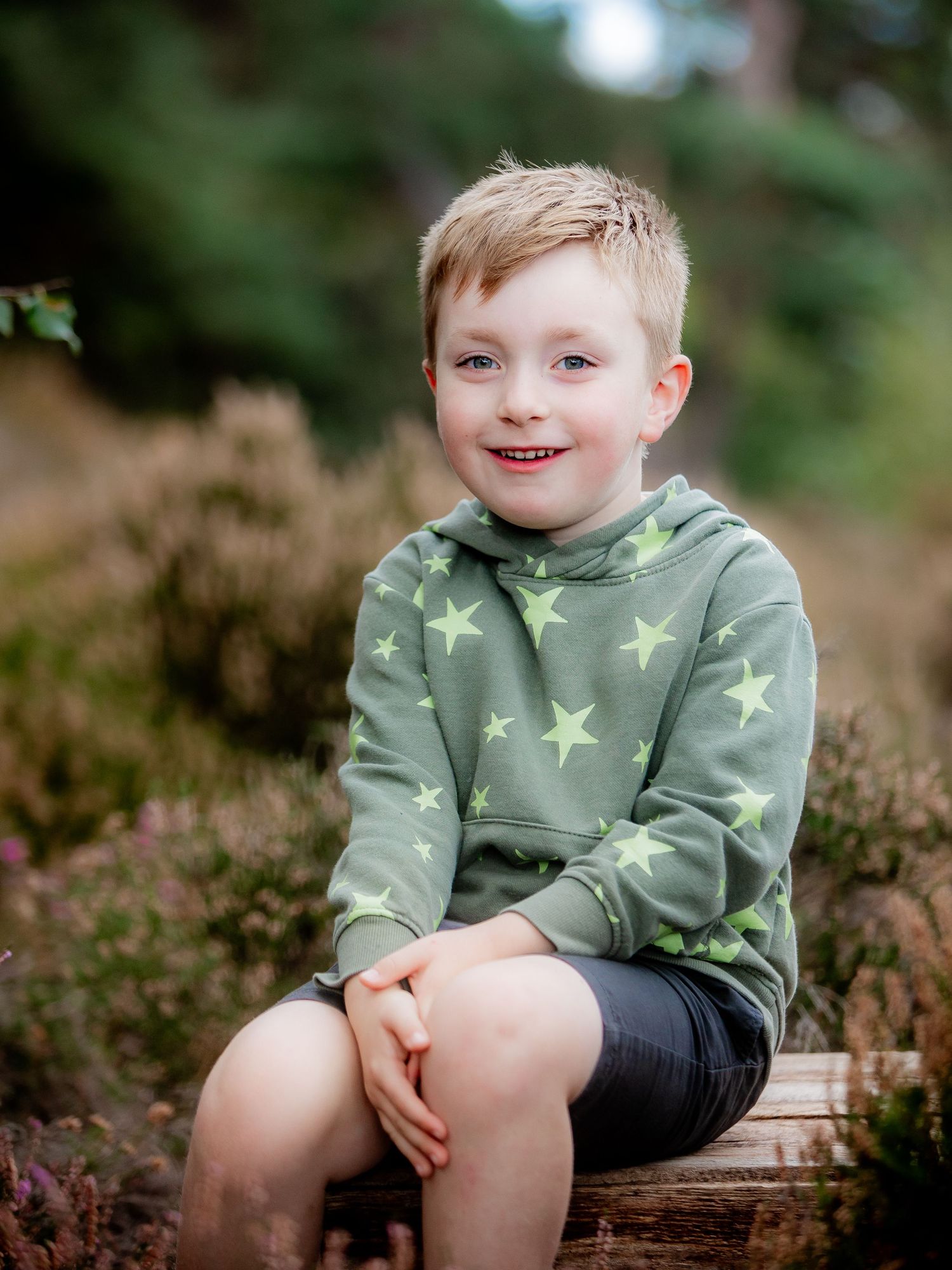 Natural style outdoor family photographer in Surrey