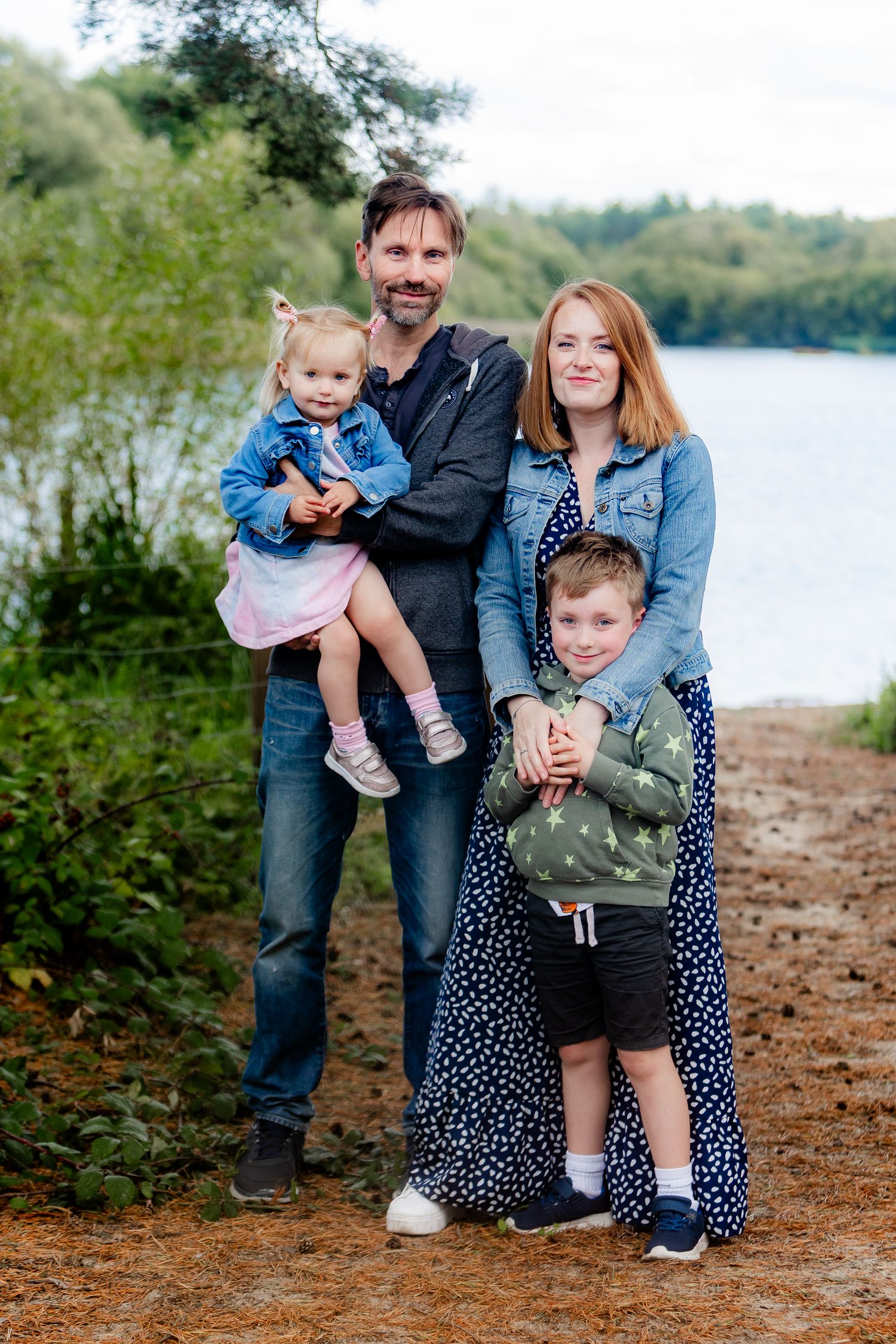 Natural style outdoor family photographer in Surrey