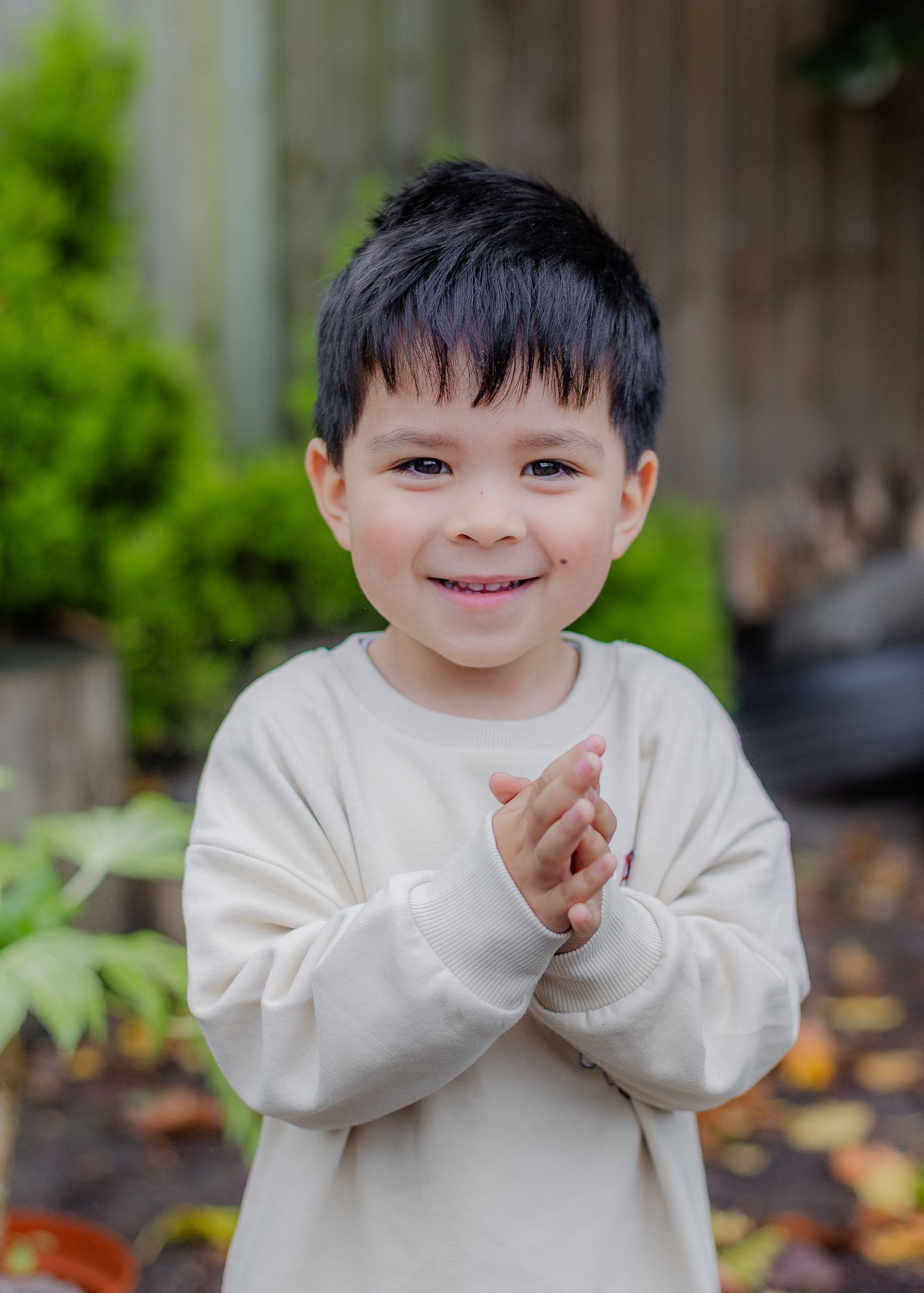 Natural outdoor nursery and school photographer
