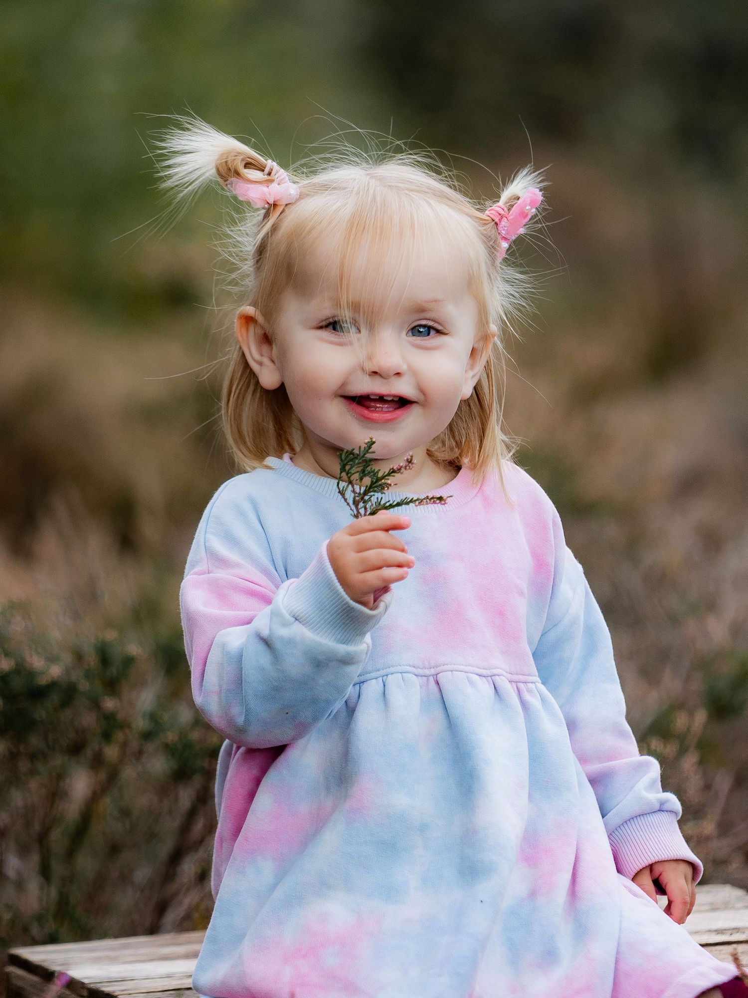 Natural style outdoor family photographer in Surrey