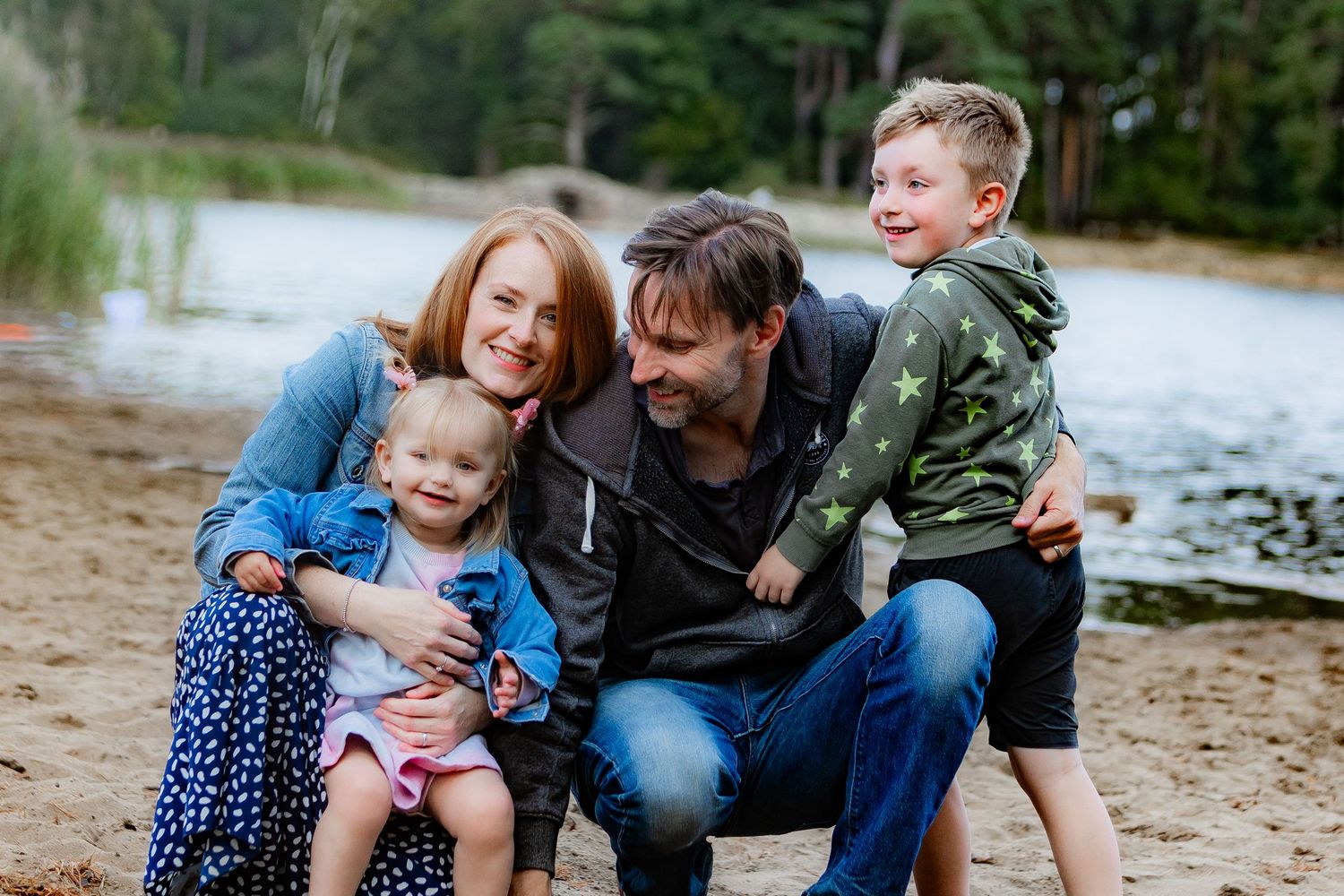 Natural style outdoor family photographer in Surrey