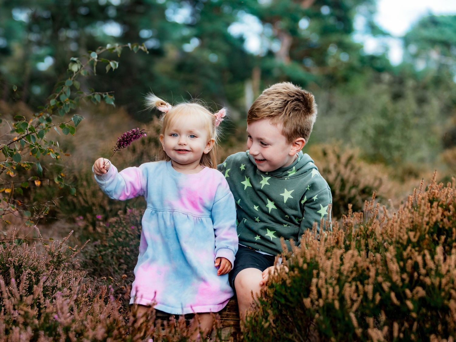 Natural style outdoor family photographer in Surrey