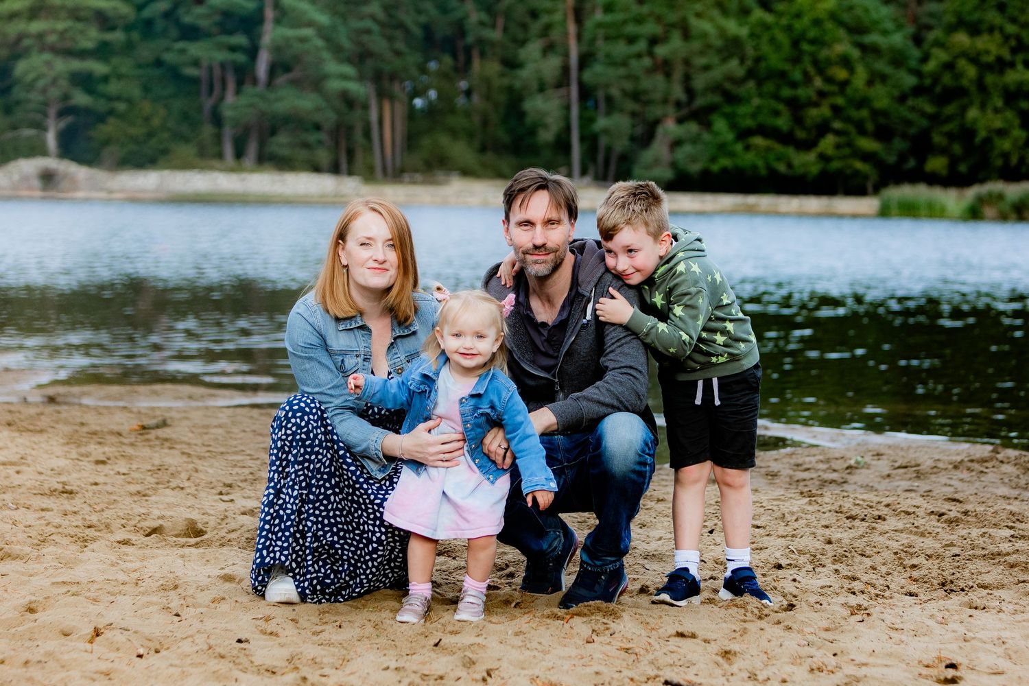 Natural style outdoor family photographer in Surrey